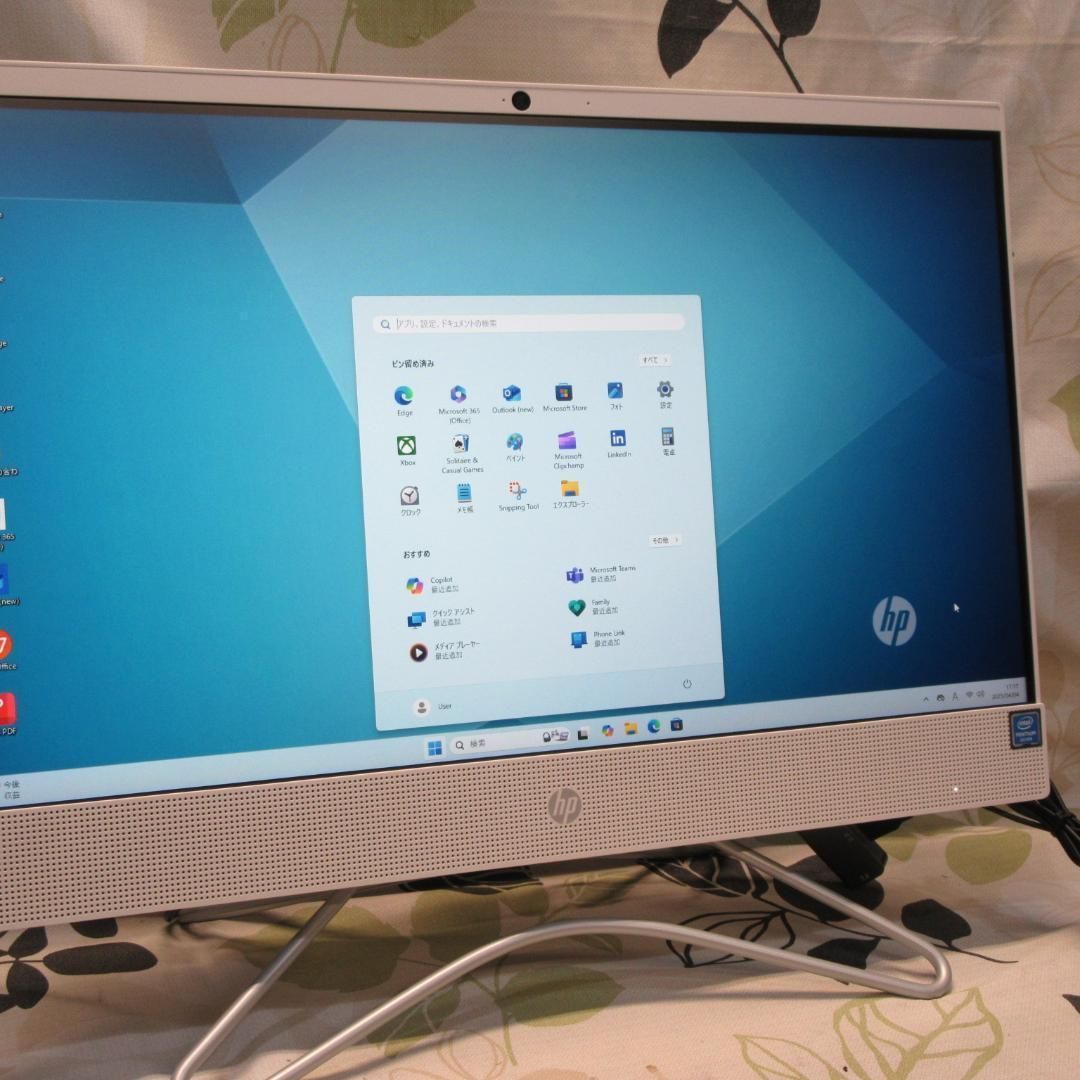 人気の白Win11公式対応！高年式2021！メ8G/SSD+HDD/カメラ/無線 - メルカリ