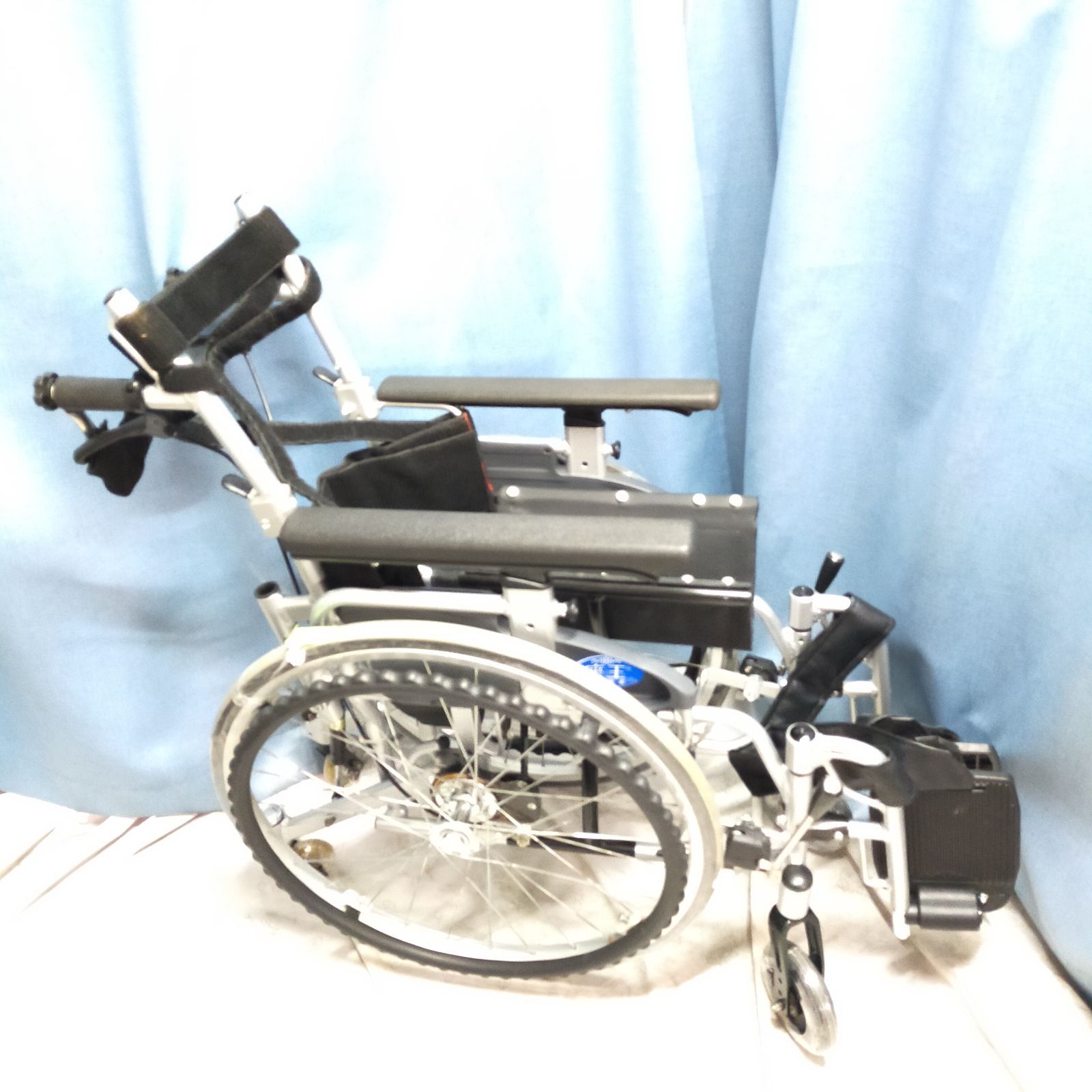 WC-13046）日進医療器 座王 NA-506W 室内用 6輪 六輪 自走式 自走型