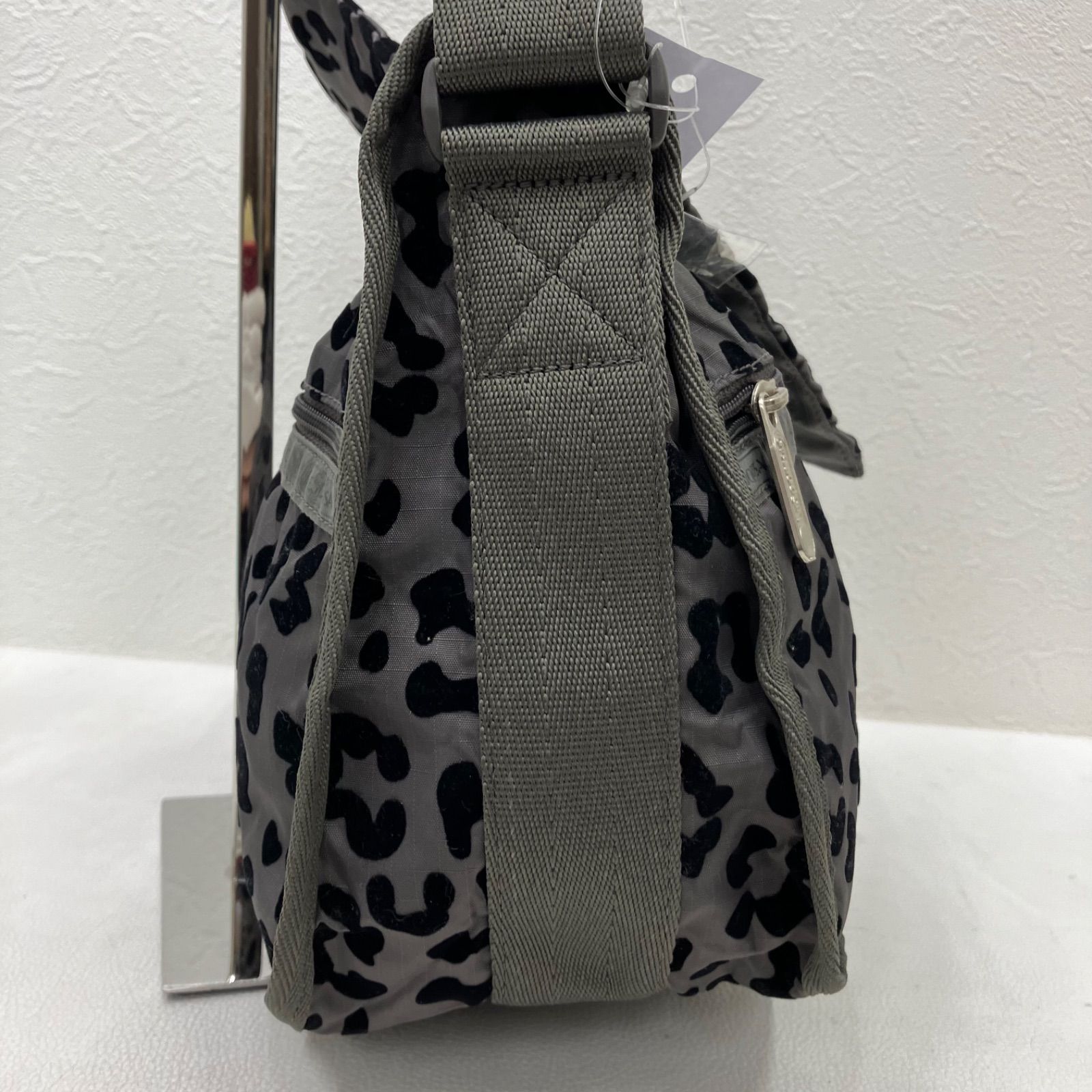 8584 LeSportsac レスポートサック タグ付き ショルダーバッグ