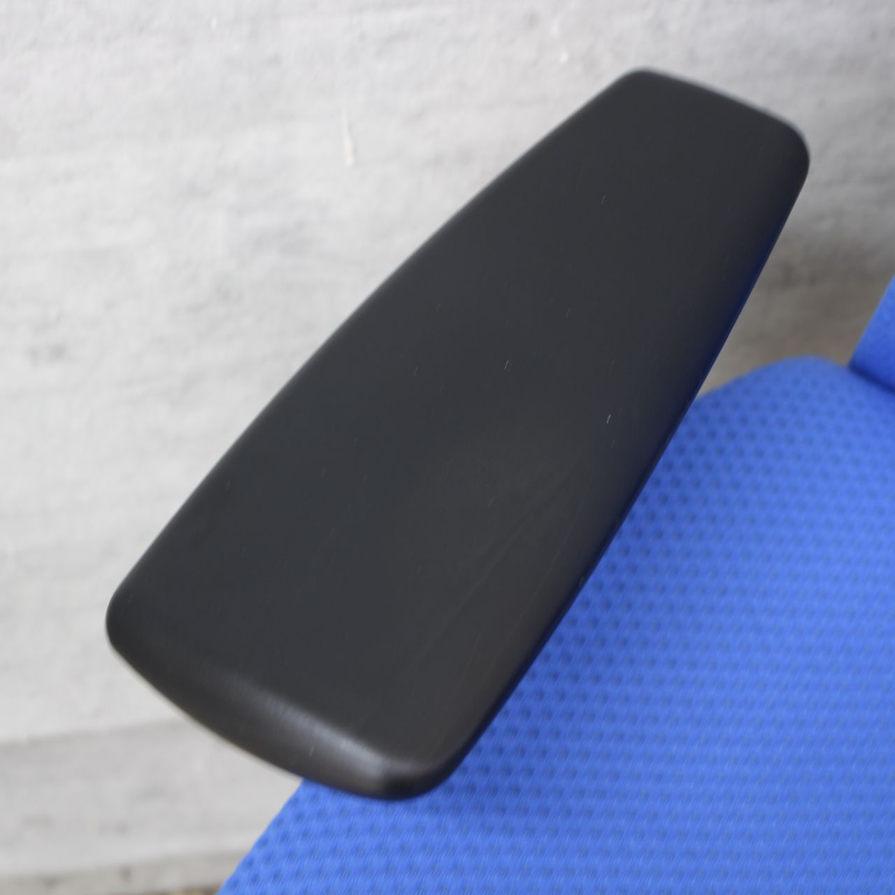  099 約30万円 Herman Miller ハーマンミラー エンボディチェア ブルー オフィスチェア キャスター付き脚 オフィスチェア ワークチェア 椅子 チェア