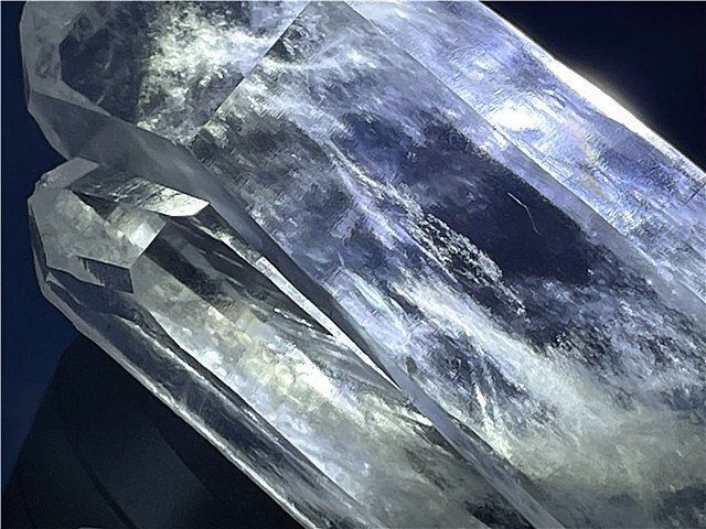 ◆超強いパワー(藍針入り)天然水晶クラスターB88B6/216B28A ◇超強いパワー(藍針入り)天然水晶クラスターB88B6/216B28A - メルカリ