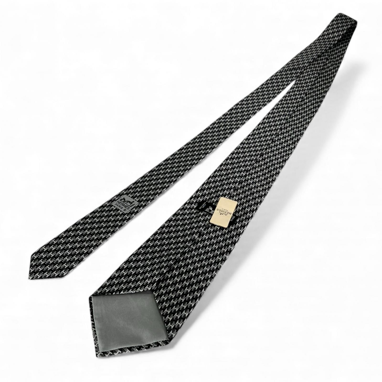 未使用品△HERMES エルメス 5425 OA シルク100% Hロゴ 総柄 ネクタイ