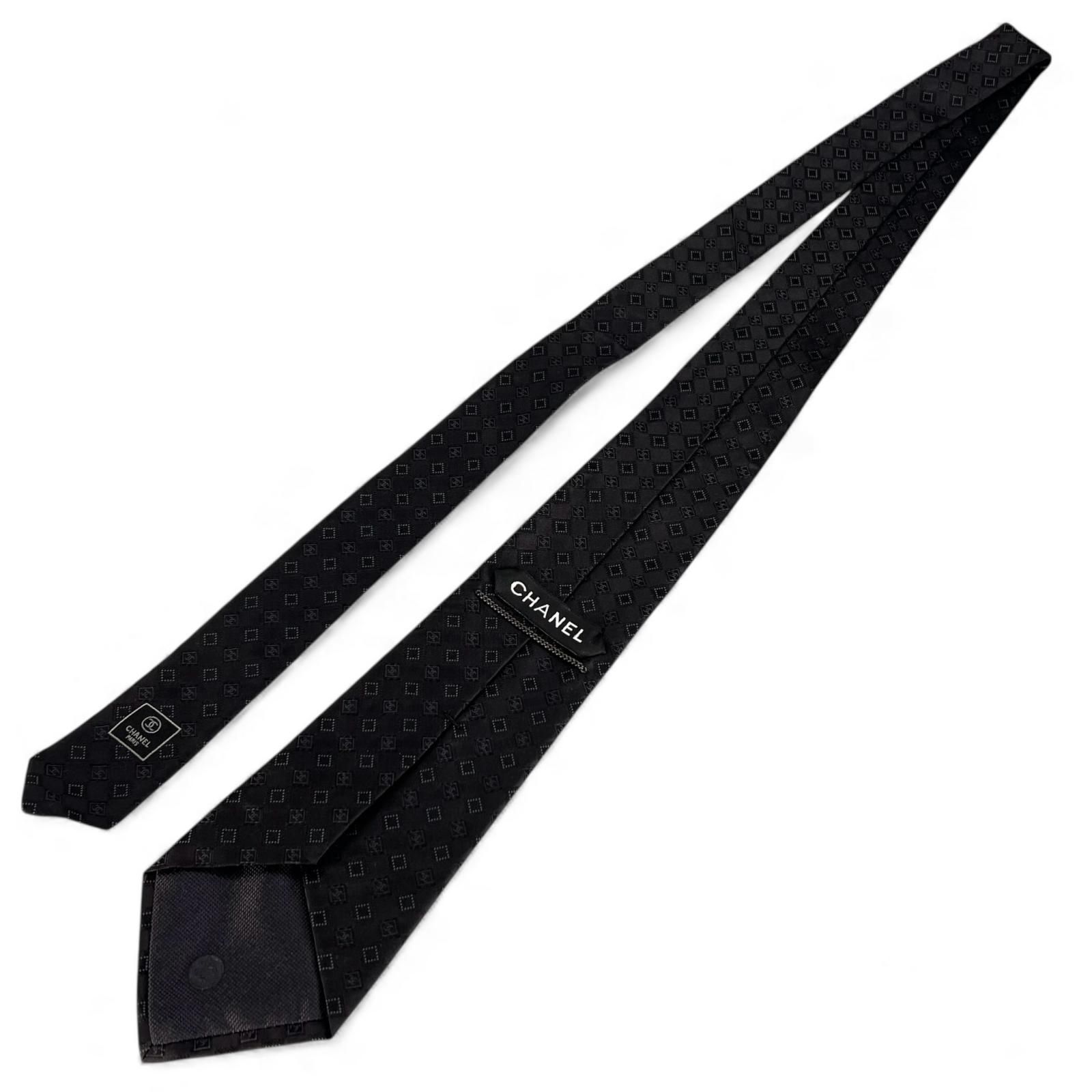 ✨未使用クラス✨シャネル　ソリッド　ワンポイント　ココマーク　ブラック　ネクタイ ✨未使用クラス✨シャネル ソリッド ワンポイント ココマーク ブラック