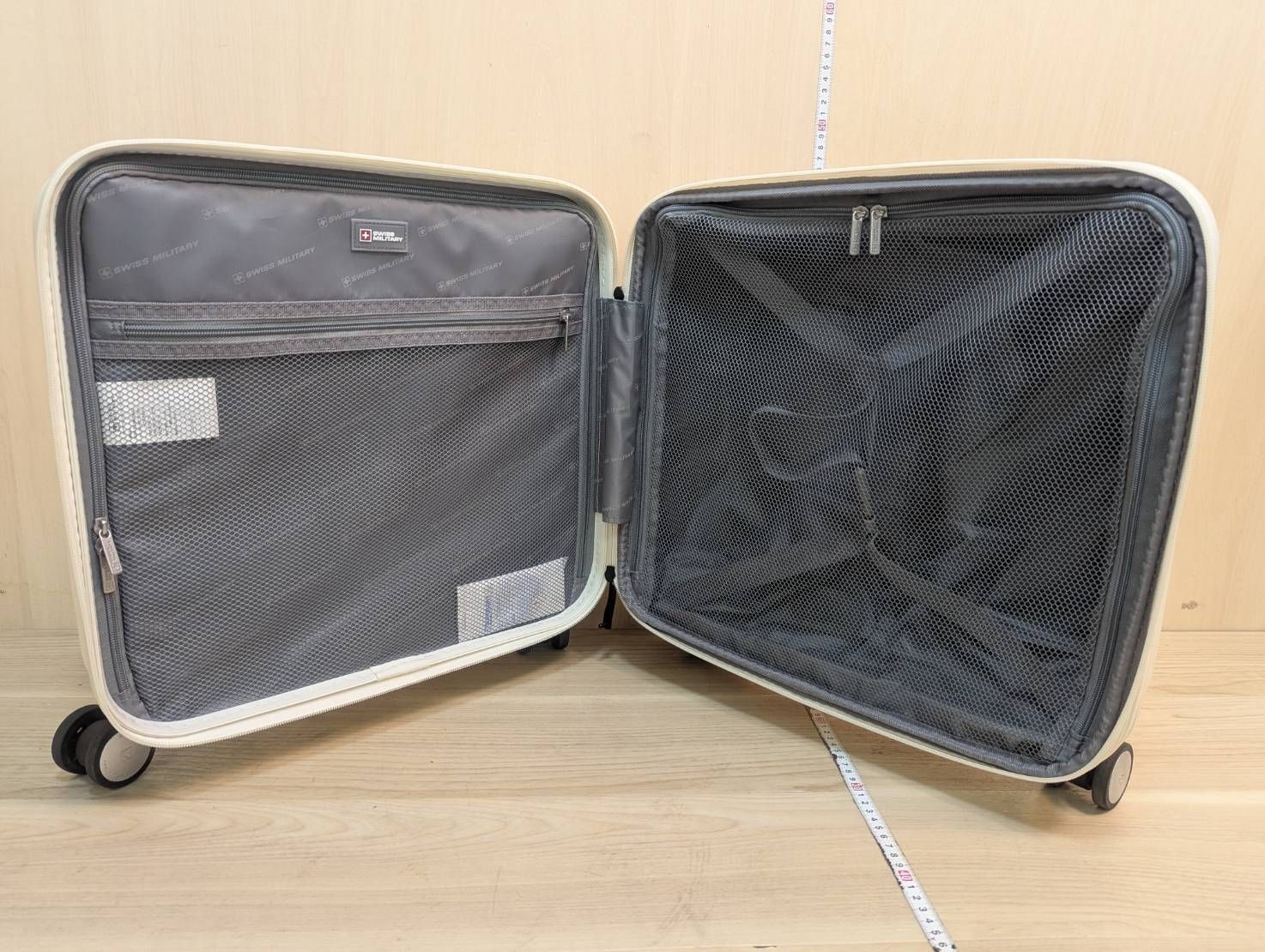 展示品 SWISS MILITARY スイスミリタリー SM-C318 18in スーツケース