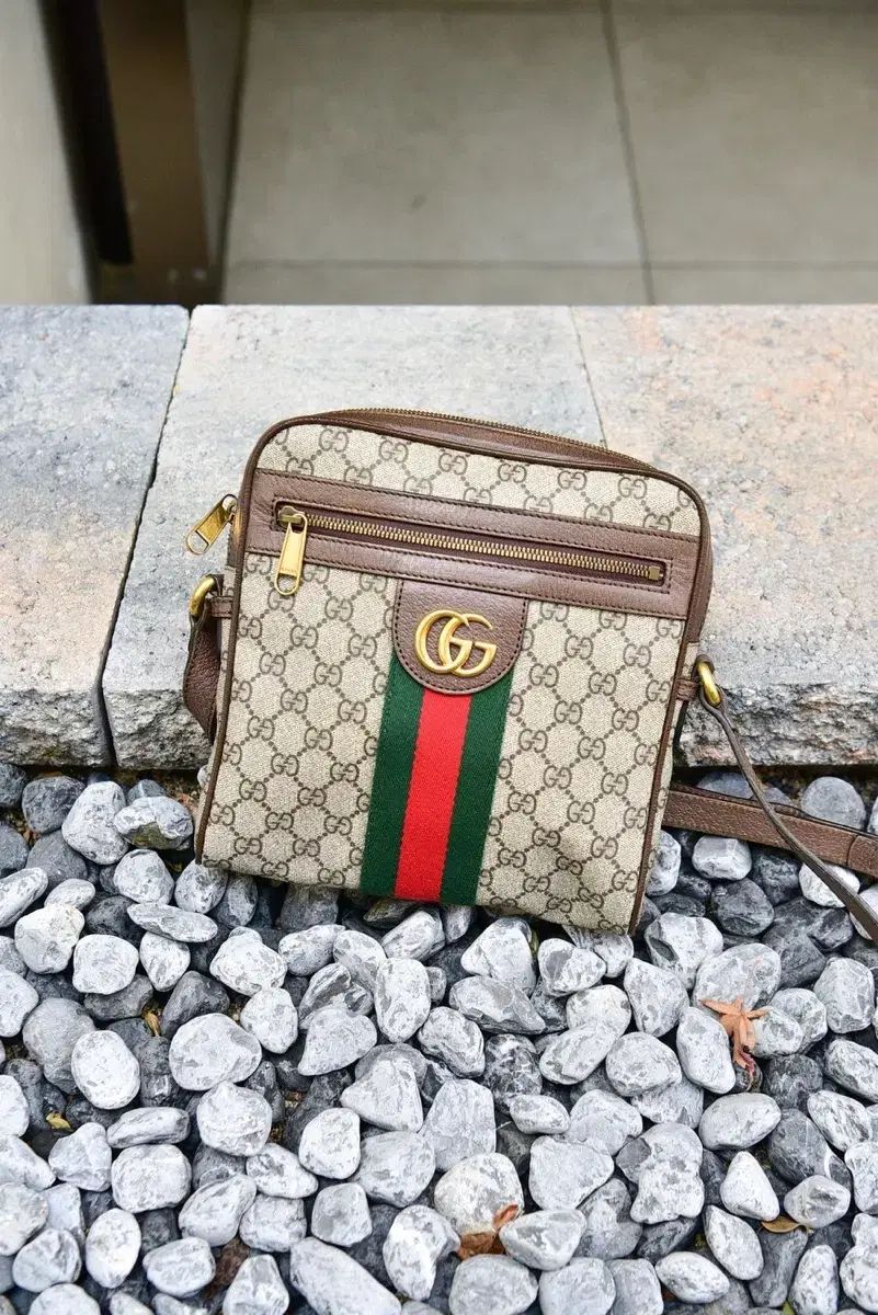 グッチ オフィディア GG スモール メッセンジャーバッグ (正規品