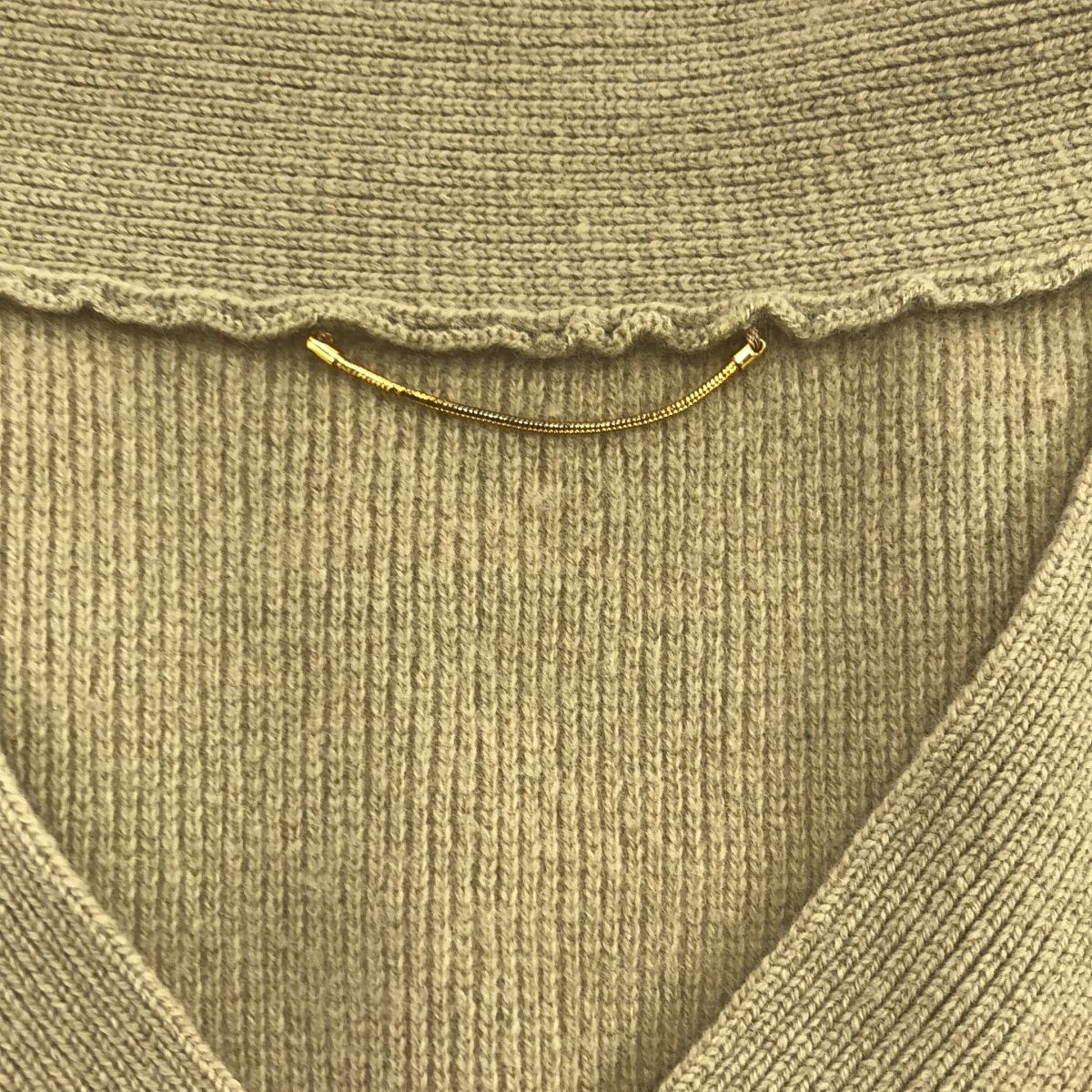 ドゥーズィエムクラス ニット カシミヤ100 ベージュ Vネック セーター Deuxieme Classe（ドゥーズィエムクラス） ニット セーター *ミドル