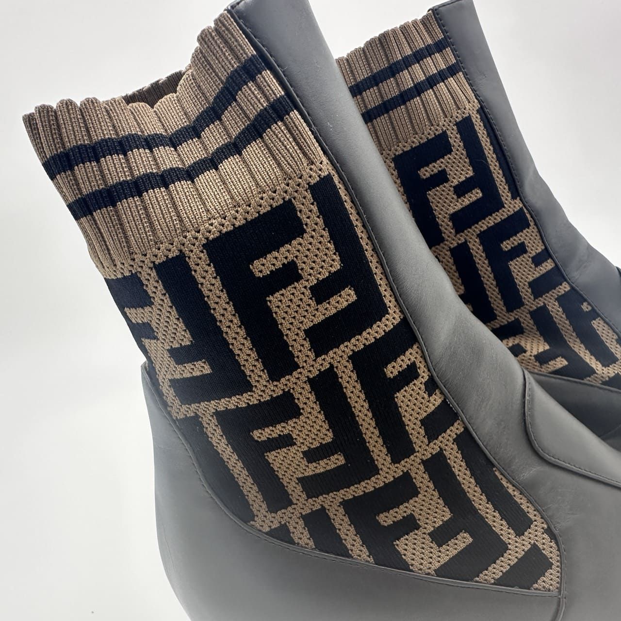 FENDI（フェンディ） ズッカ柄 ソックスブーツ ショートブーツ