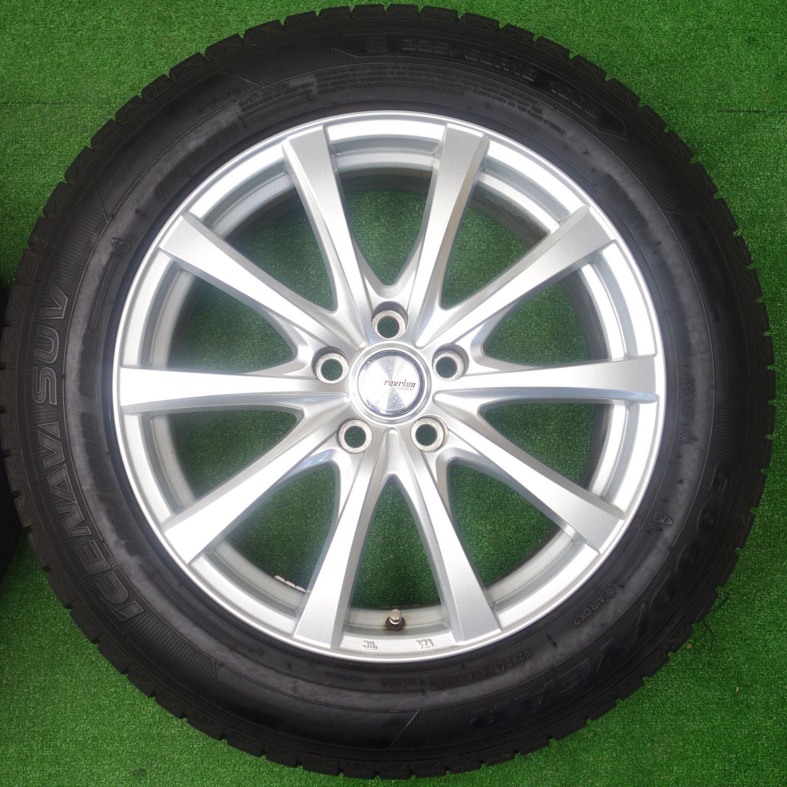 バリ溝！キレイ！9.5分☆スタッドレス 225/60R18 グッドイヤー アイス