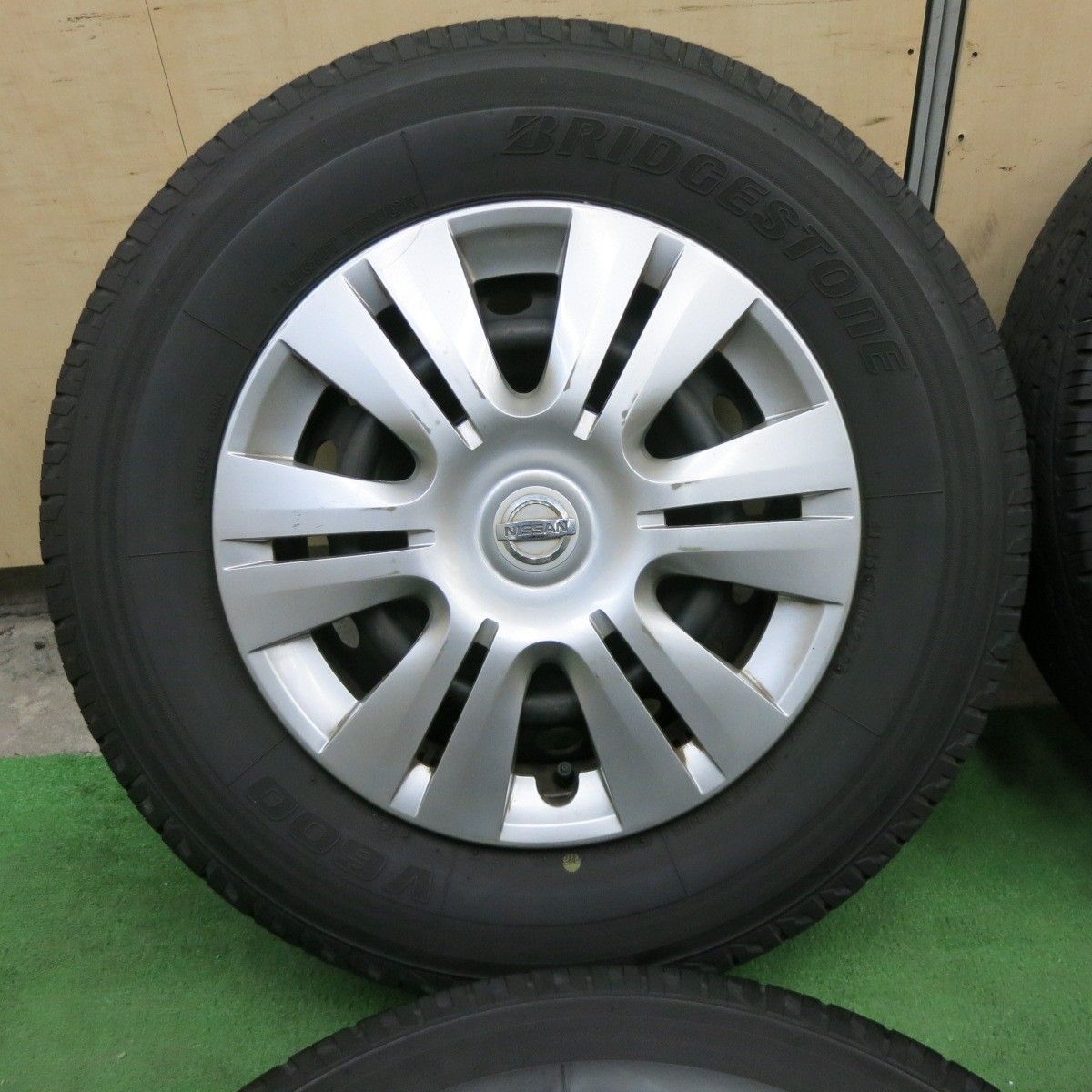 4本価格！22年☆日産 NV350 キャラバン 純正 スチール 195/80R15 107 