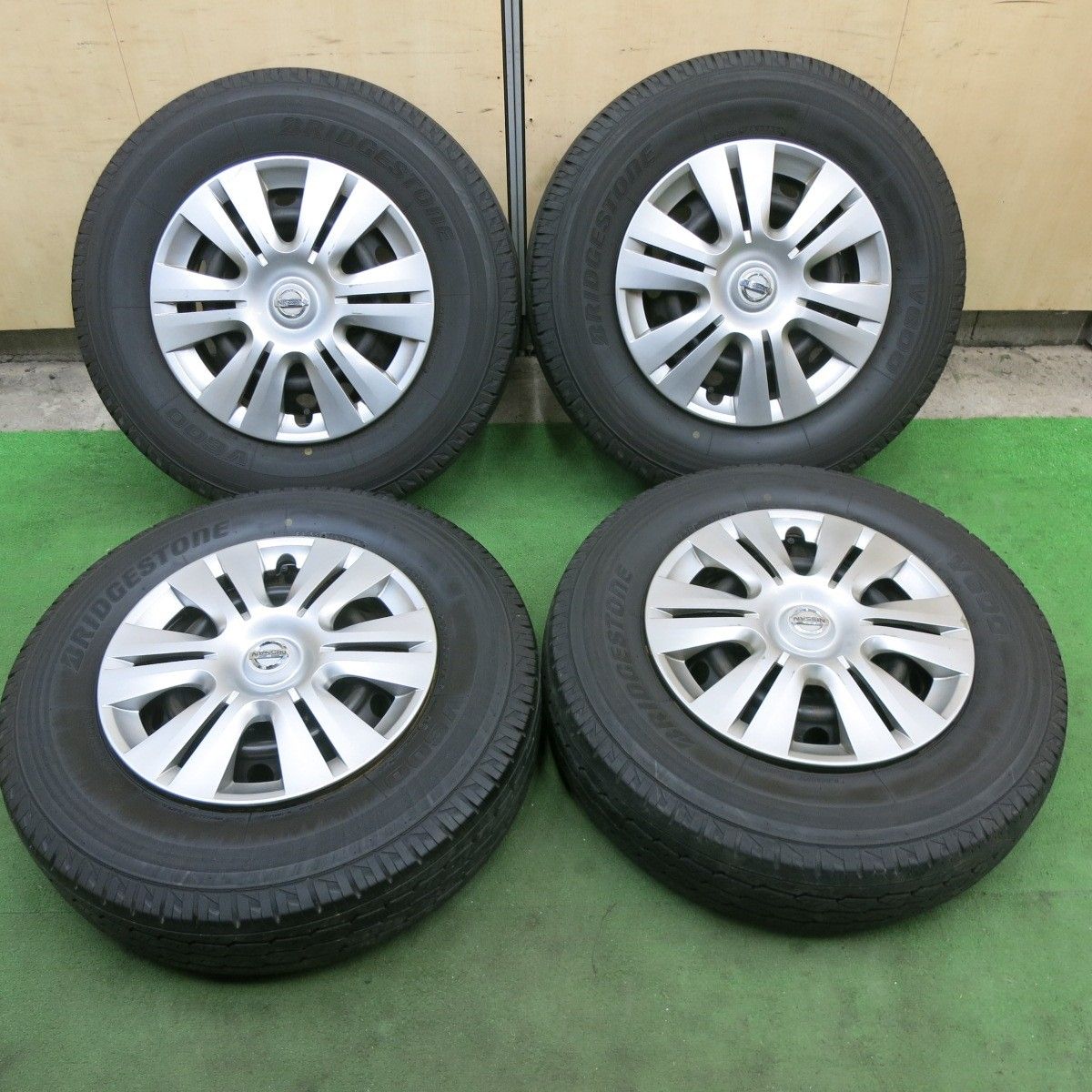 4本価格！22年☆日産 NV350 キャラバン 純正 スチール 195/80R15 107