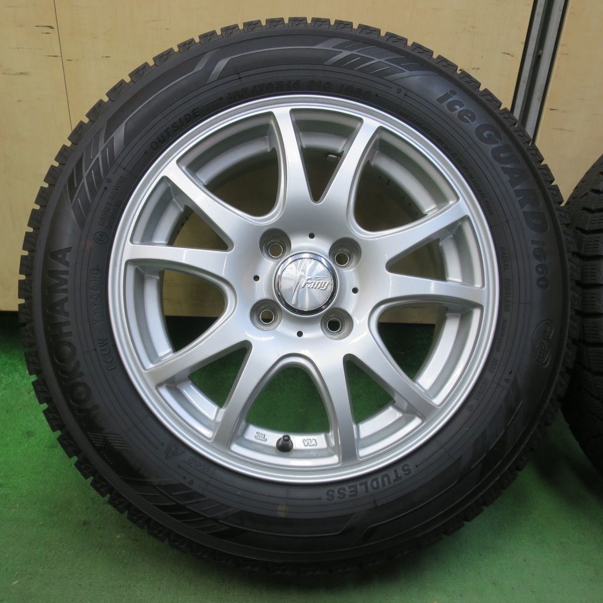 超バリ溝！ほぼ10分☆スタッドレス 165⁄70R14 ヨコハマ アイスガード 