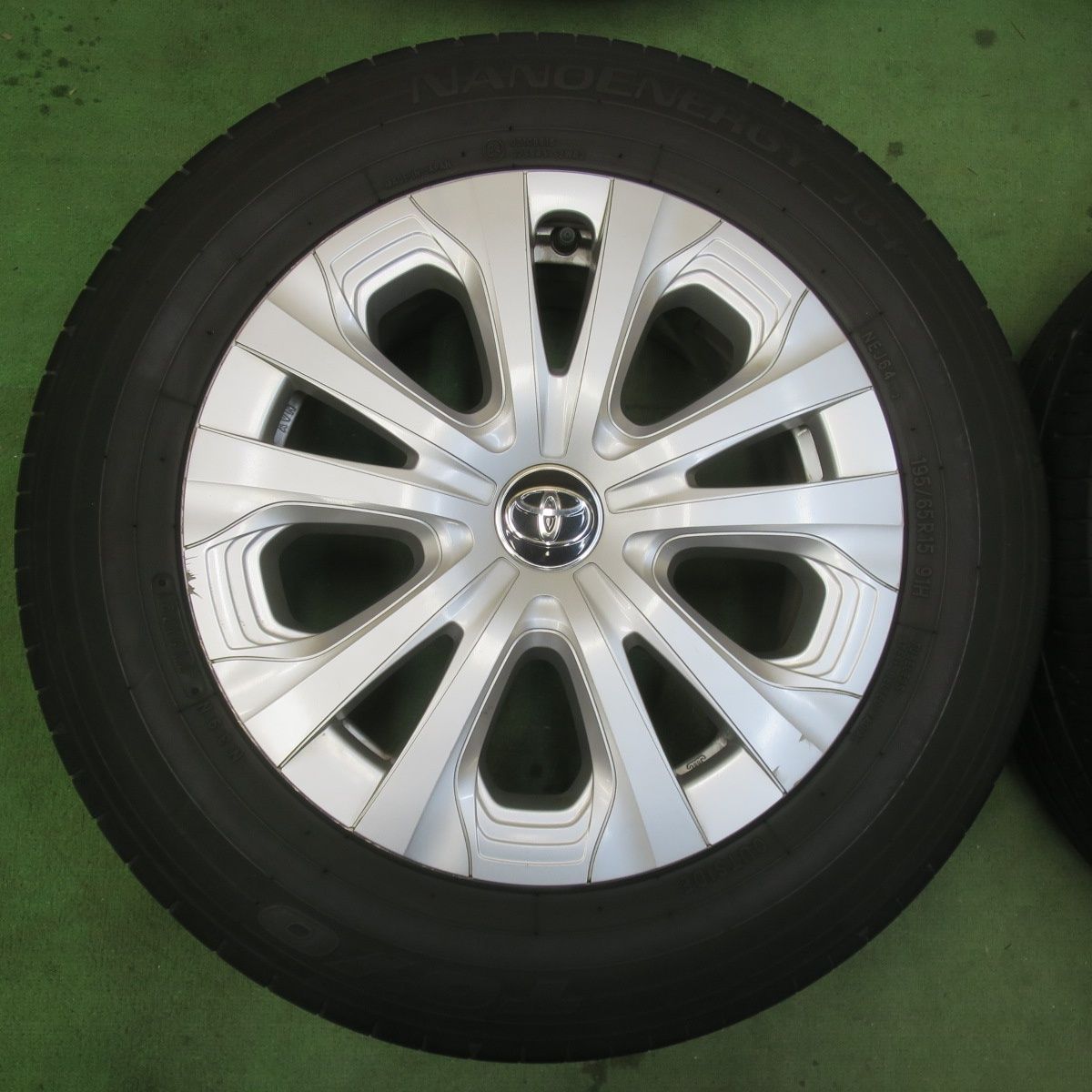 4本価格☆トヨタ 50系 プリウス 純正 195/65R15 トーヨー ナノエナジー