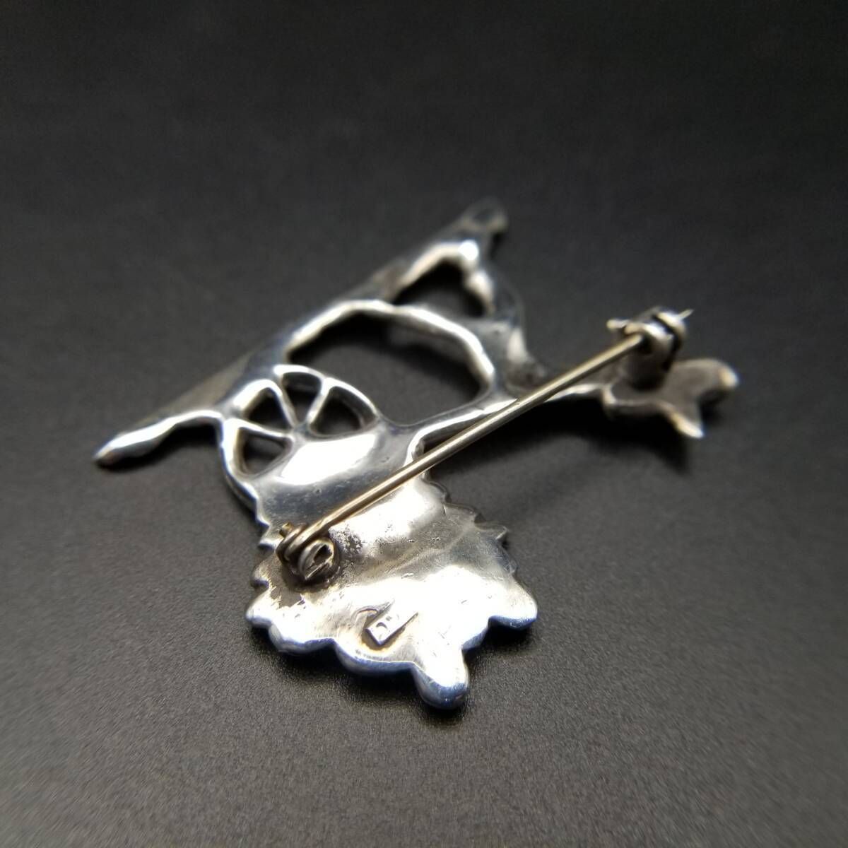 希少　ヴィンテージ　Mexico シルバー　ブローチ メキシコ シルバー 荷車を引くメキシコ人 彫刻 ユニーク 銀