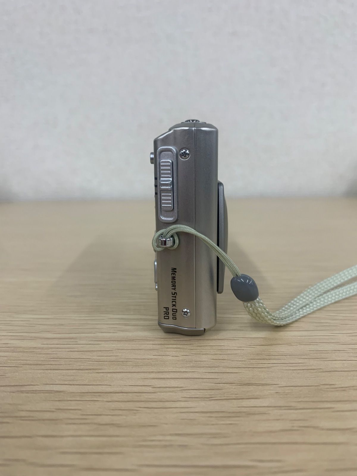 3【通電動作確認済み】ソニー SONY Cyber-shot DSC-T1 シルバー