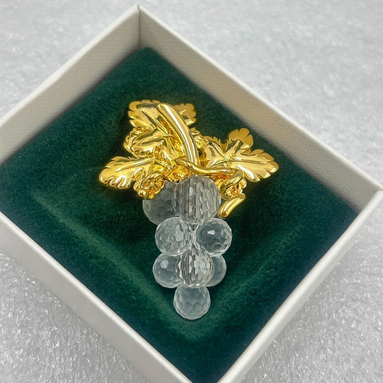 未使用】Swarovski スワロフスキー ブローチ ぶどう 葡萄 クリスタル