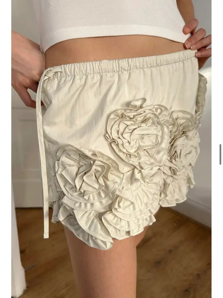 スカート sinoon rose frill mini skirt (white) SINOON ｜시눈 공식