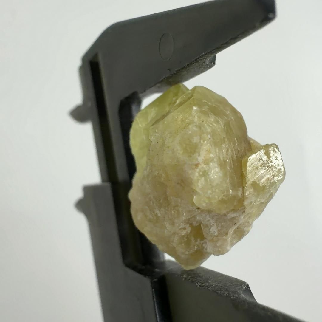  E32990 ブラジリアナイト ブラジル石 天然石 鉱物 原石 置物 インテリア小物