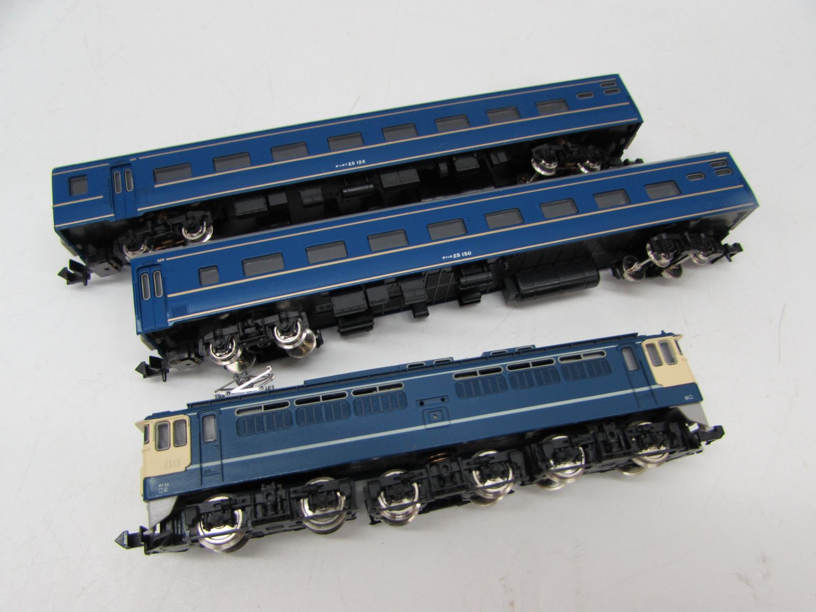 ★★★【客車2両室内灯装備】TOMIX　92080 JR EF65ブルートレイン 【客車2両室内灯装備】TOMIX 92080 JR EF65ブルートレイン Amazon | N