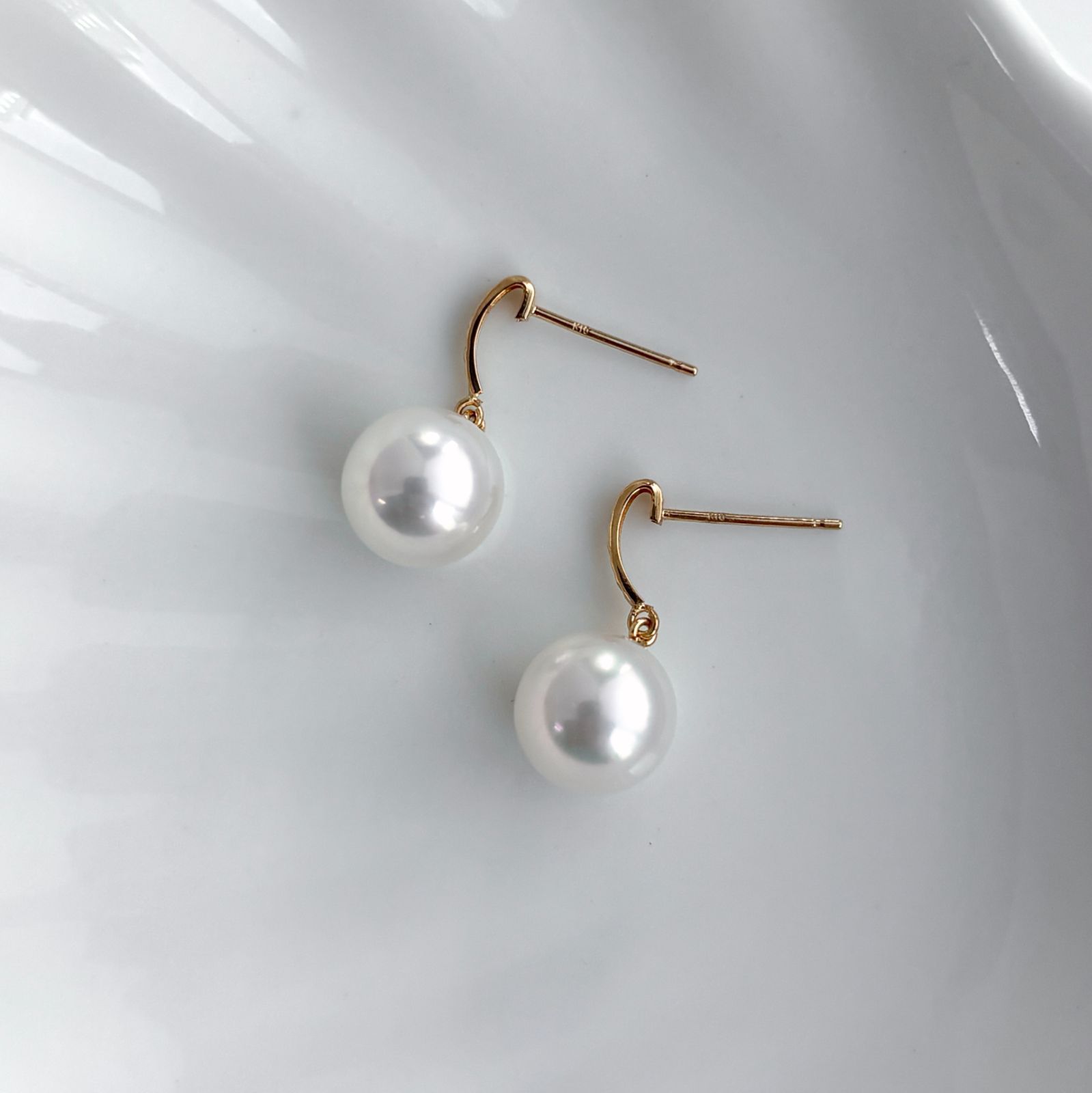 あこや本真珠 無調色 テリ抜群 K18ピアス 8.5-9mm - メルカリ