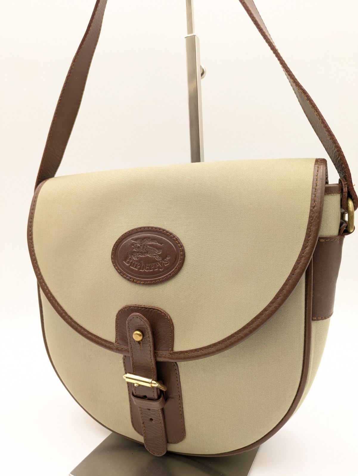 BURBERRY バーバリー ショルダーバッグ クロスボディ 36 - メルカリ