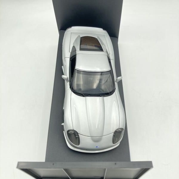  箱傷み AUTOart 1|18 C 12 6 その他 ミニカー