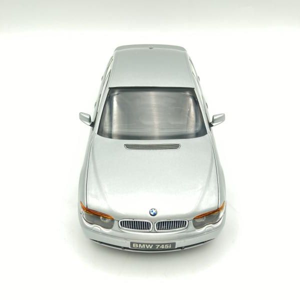 箱傷み KYOSHO 1 18 BMW 745 i シルバー K 08571 S 完成品 6