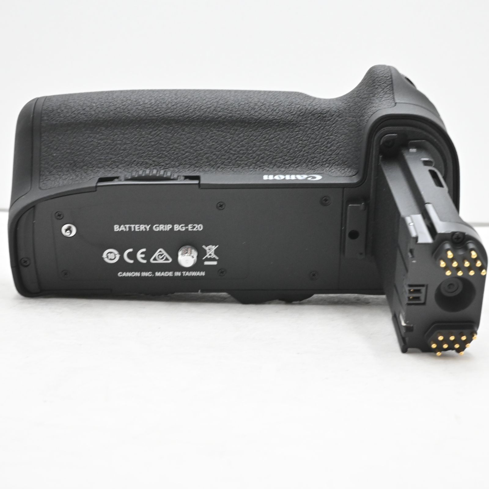 極上品Canon バッテリーグリップ BG-E20 - メルカリ