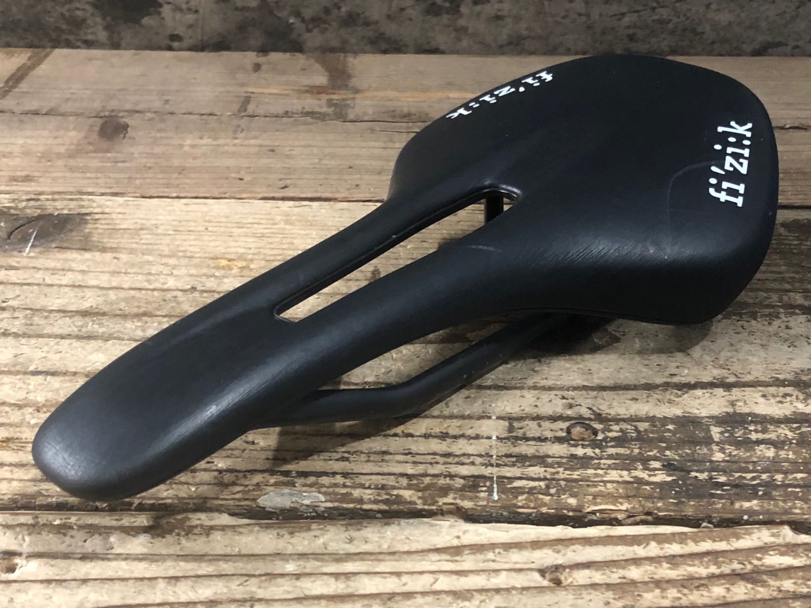 JS185 フィジーク FIZIK VENTO ANTARES 00 サドル カーボンレール