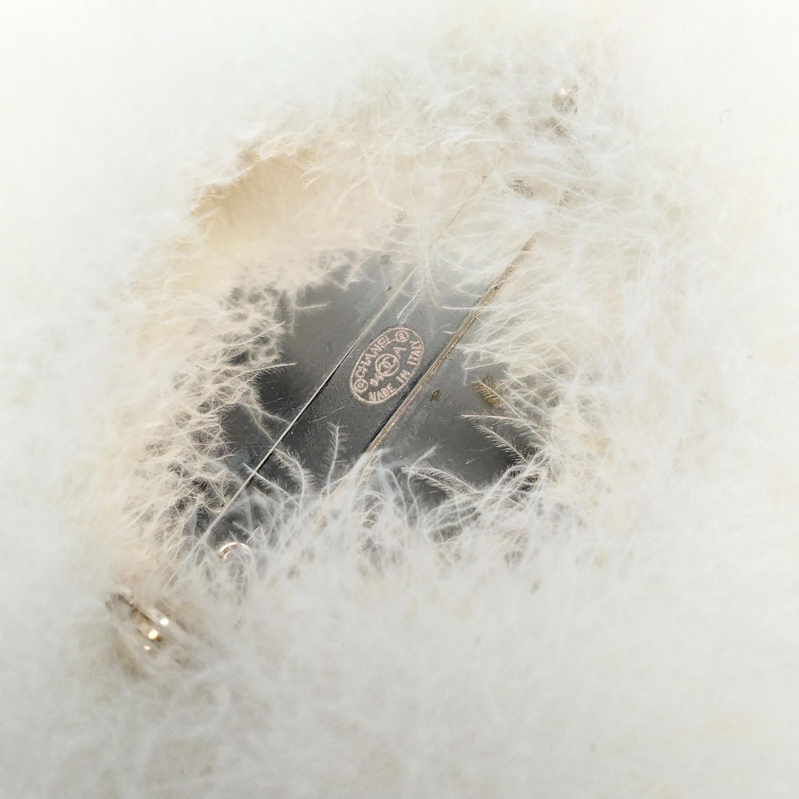 ✨CHANEL✨シャネル カメリア ファー ココマークブローチ 白 - メルカリ