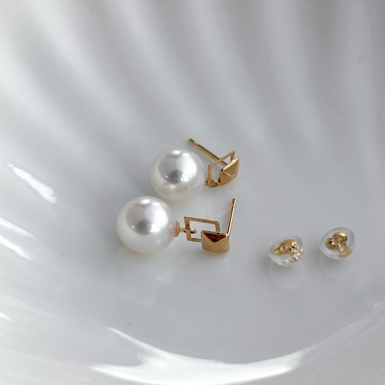 あこや本真珠 テリ抜群 K18ピアス 8-8.5mm - メルカリ