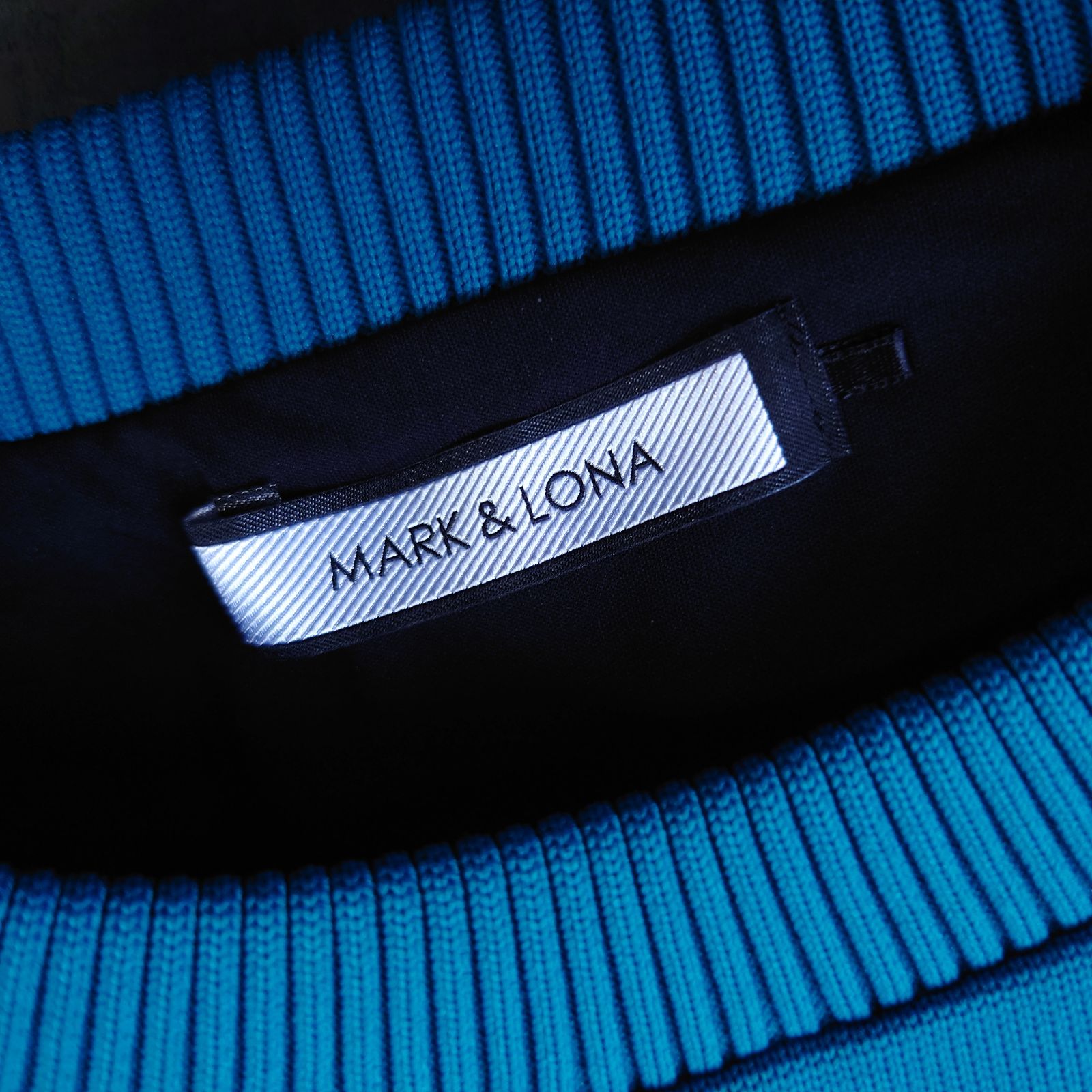 極美品 MARK&LONA GOLF プルオーバー配色切替クルーネックロゴスニード