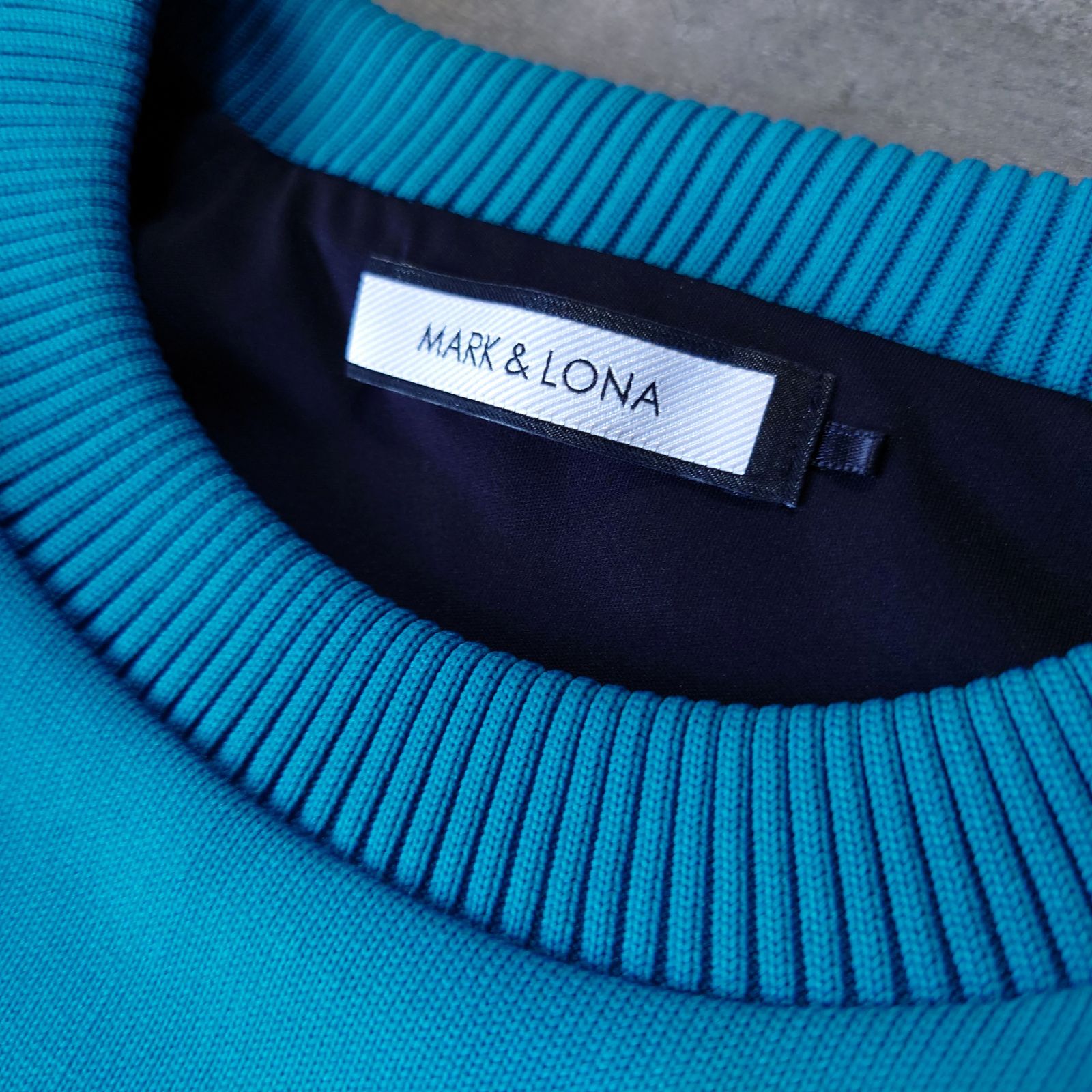 極美品 MARK&LONA GOLF プルオーバー配色切替クルーネックロゴスニード