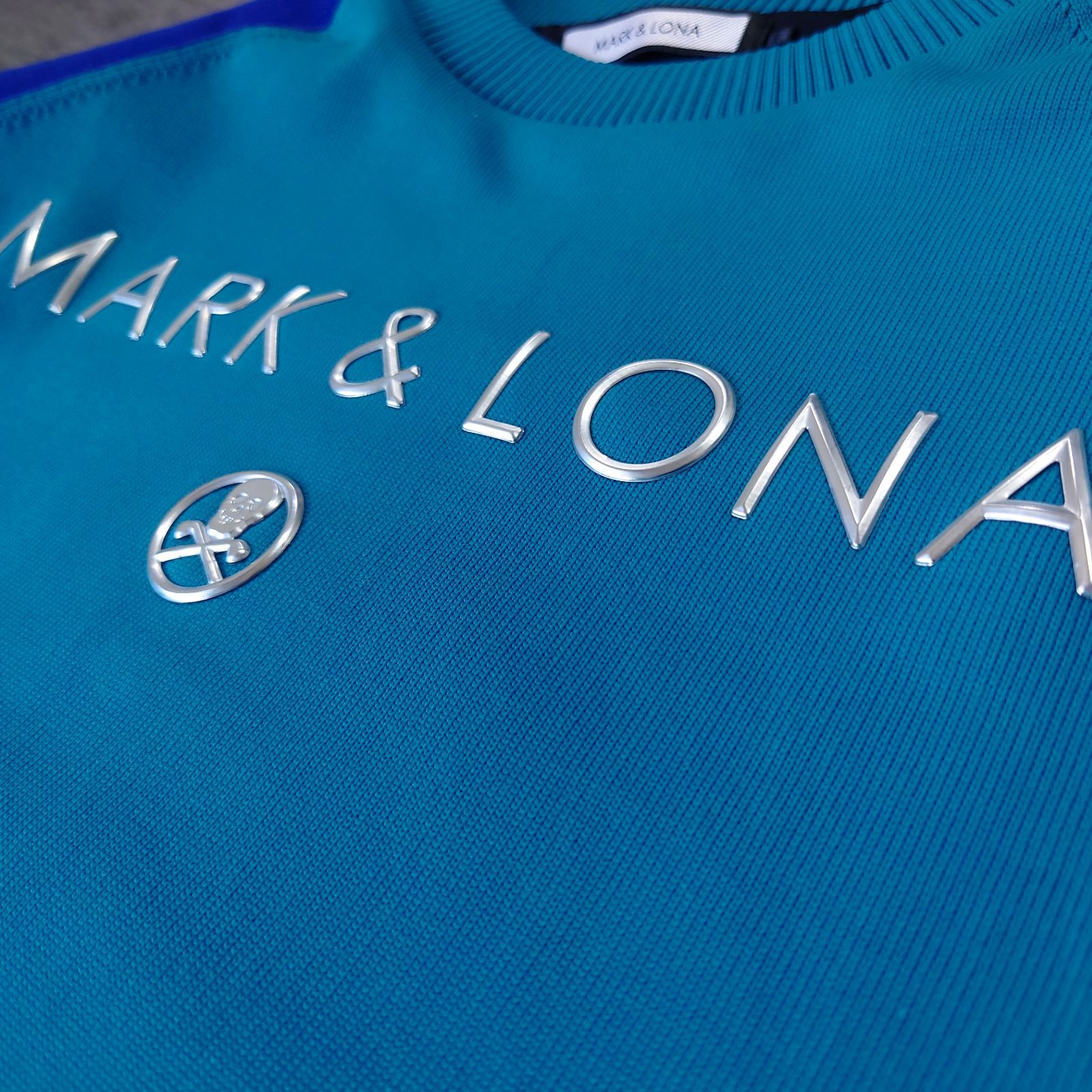 極美品 MARK&LONA GOLF プルオーバー配色切替クルーネックロゴスニード