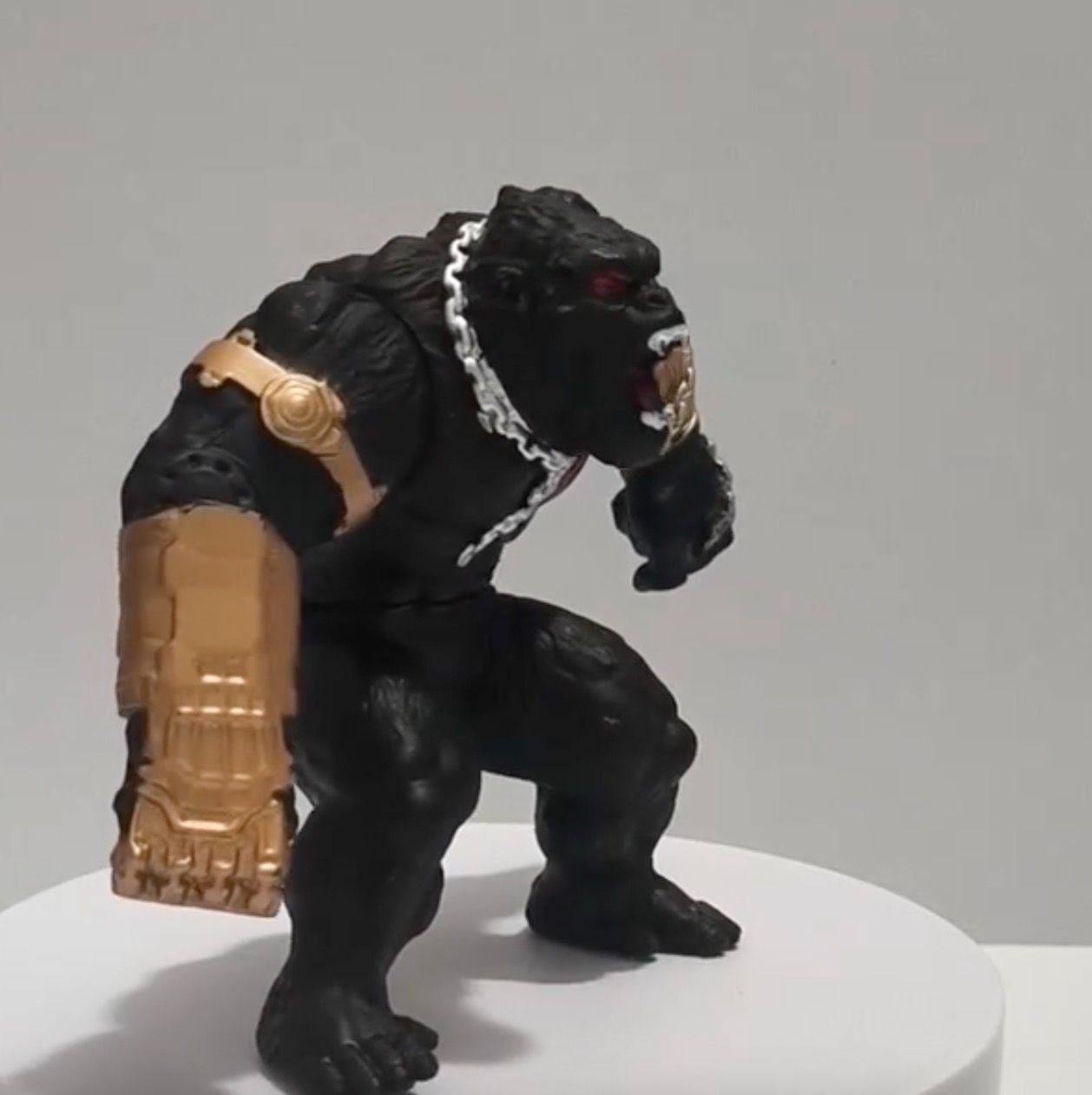 フィギュア サイボーグゴリラ 10cm 化け物 モンスター 武装した動物