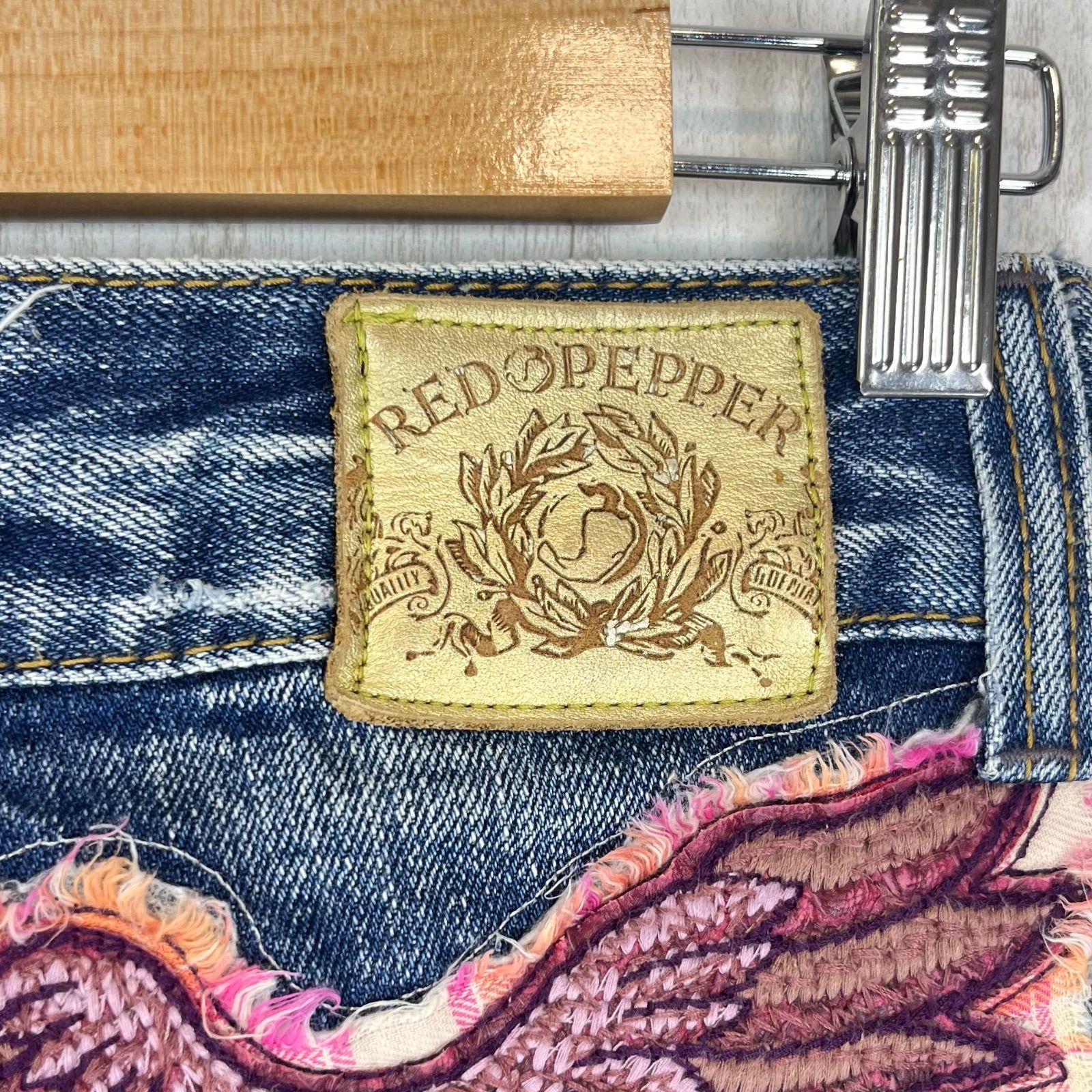 RED PEPPER レッドペッパー ウィング刺繍 スタッズ ワッペン ダメージ