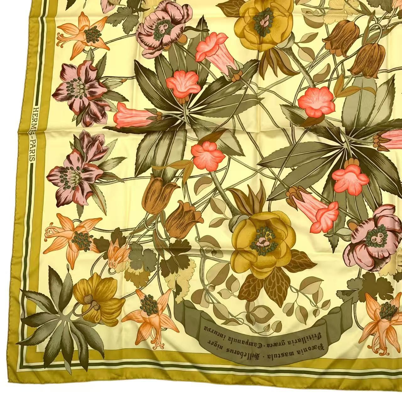 エルメス レア スカーフ Fleurs d'Hellade ヘラスの花 値下げ 極美品 HERMES エルメス スカーフ カレ90 シルク100% d'Hellade ヘラス