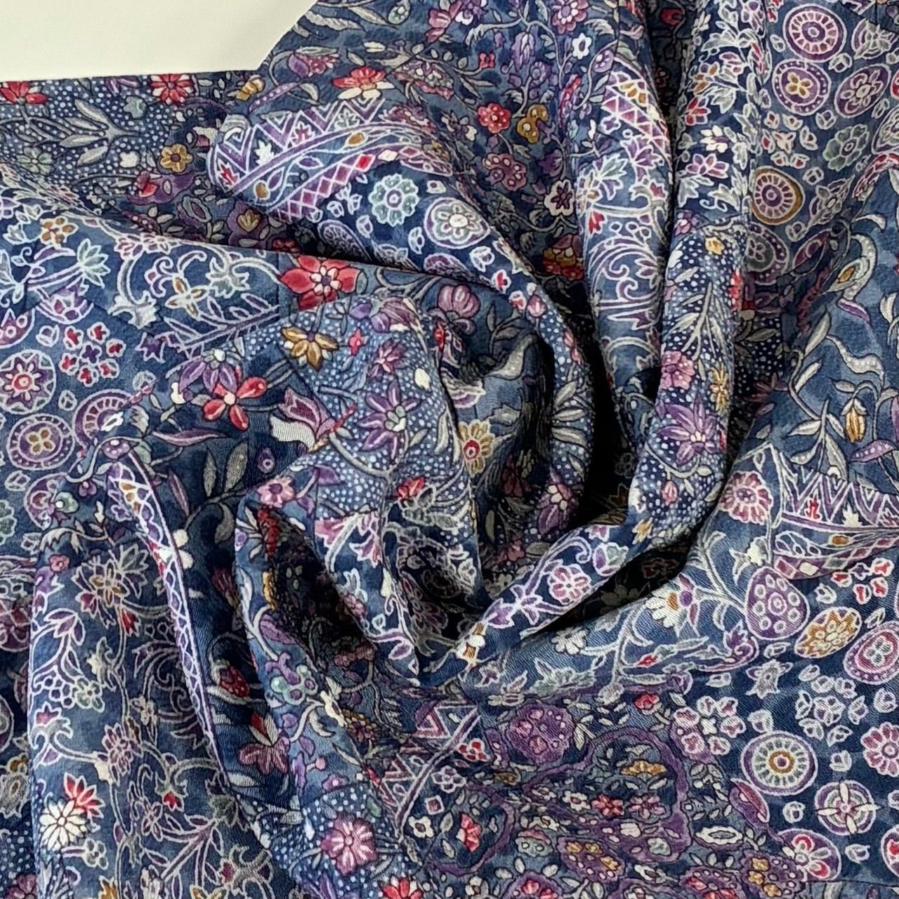 小紋 裄66 更紗模様 裂取 縮緬 素敵な染め 正絹 着物 MK-3257 - メルカリ