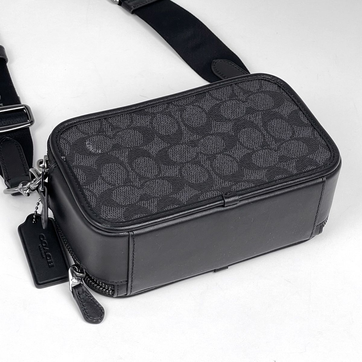 コーチ COACH ワイアット クロスボディ バッグ シグネチャー