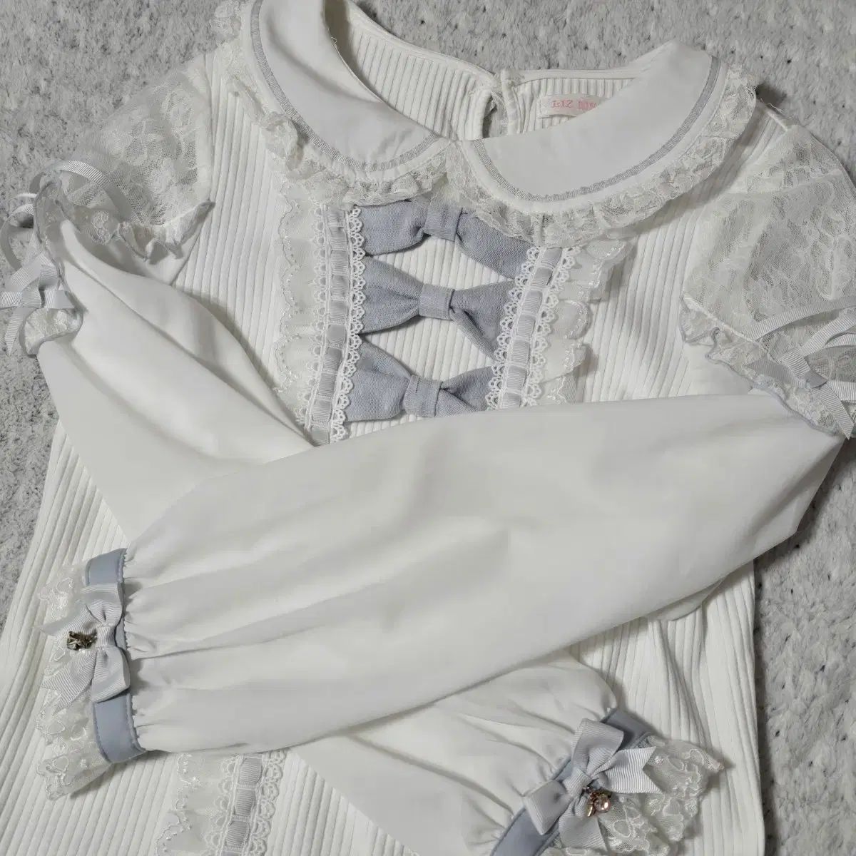 リズリサ 水色 ティアラ リボン リップカット ブラウス 地雷系 量産型