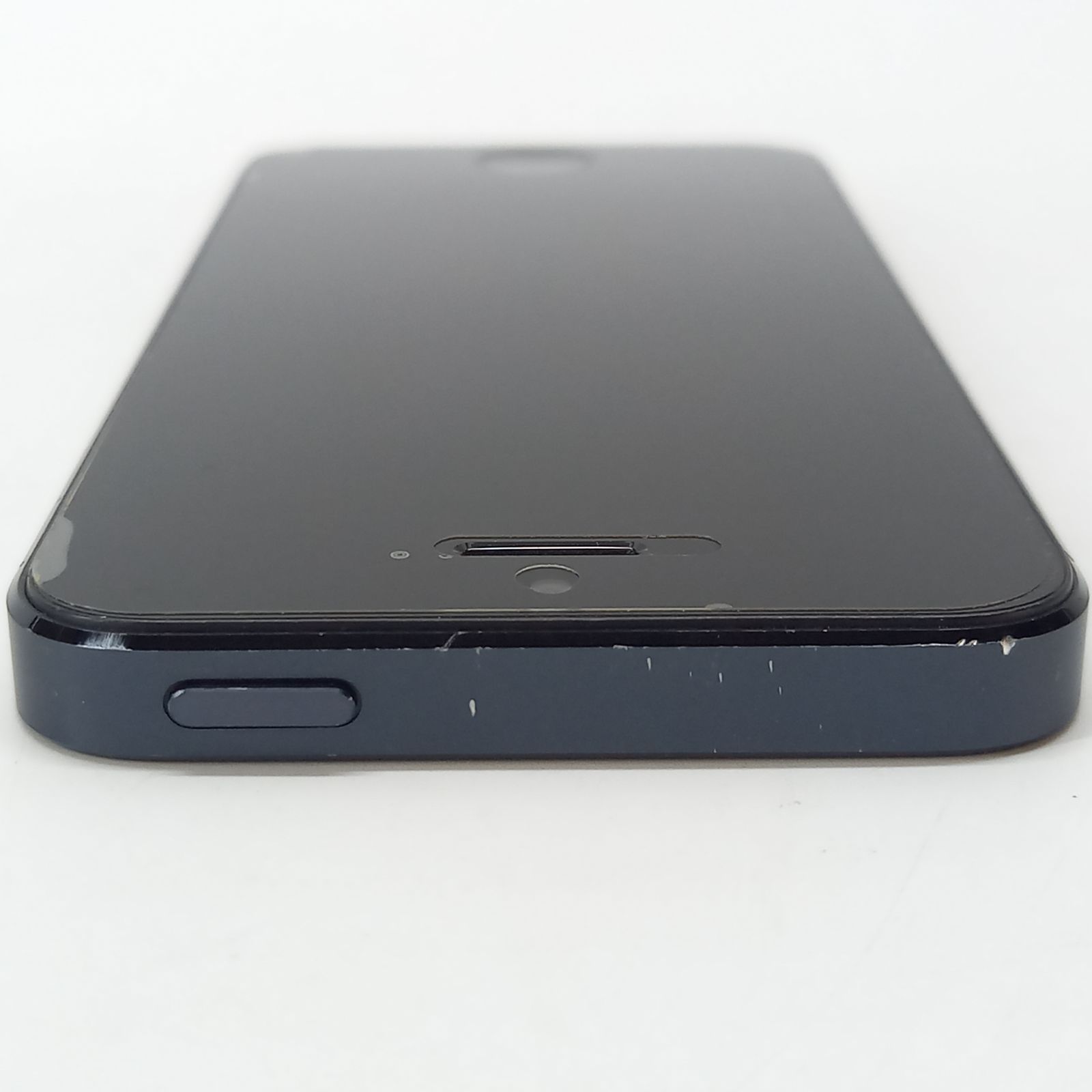 iPhone 5 16GB ブラック 中古（やや傷あり）- メルカリ