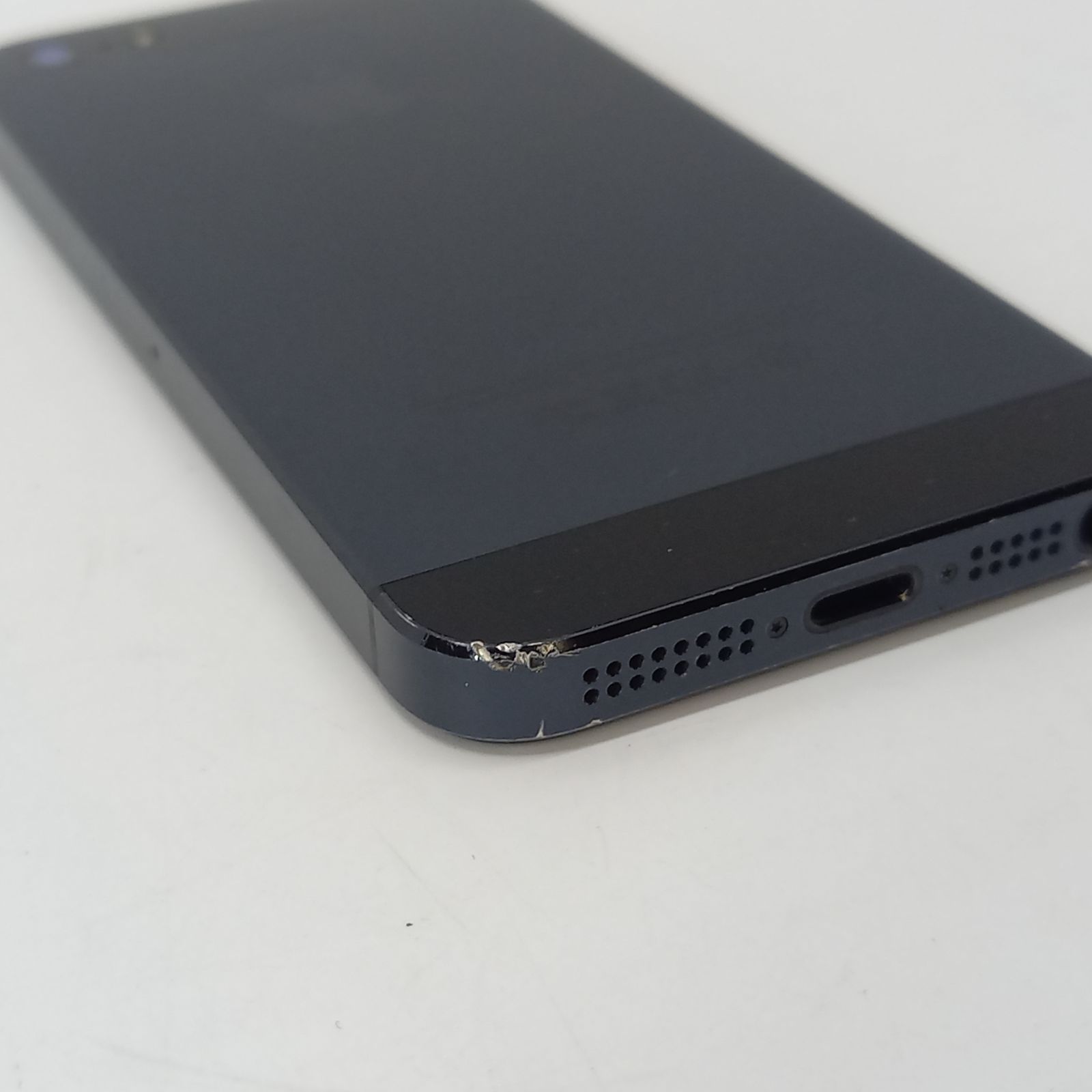 iPhone 5 16GB ブラック 中古（やや傷あり）- メルカリ