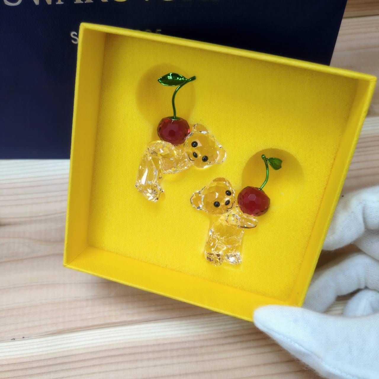 定価26,000円＋税】新品 スワロフスキー Krisベア チェリー カップル