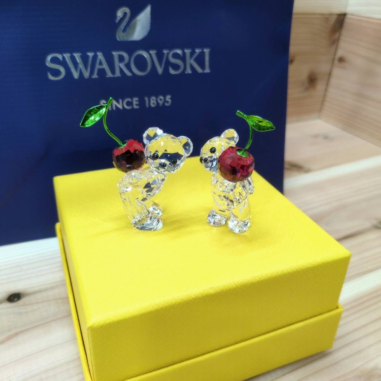 定価26,000円＋税】新品 スワロフスキー Krisベア チェリー カップル