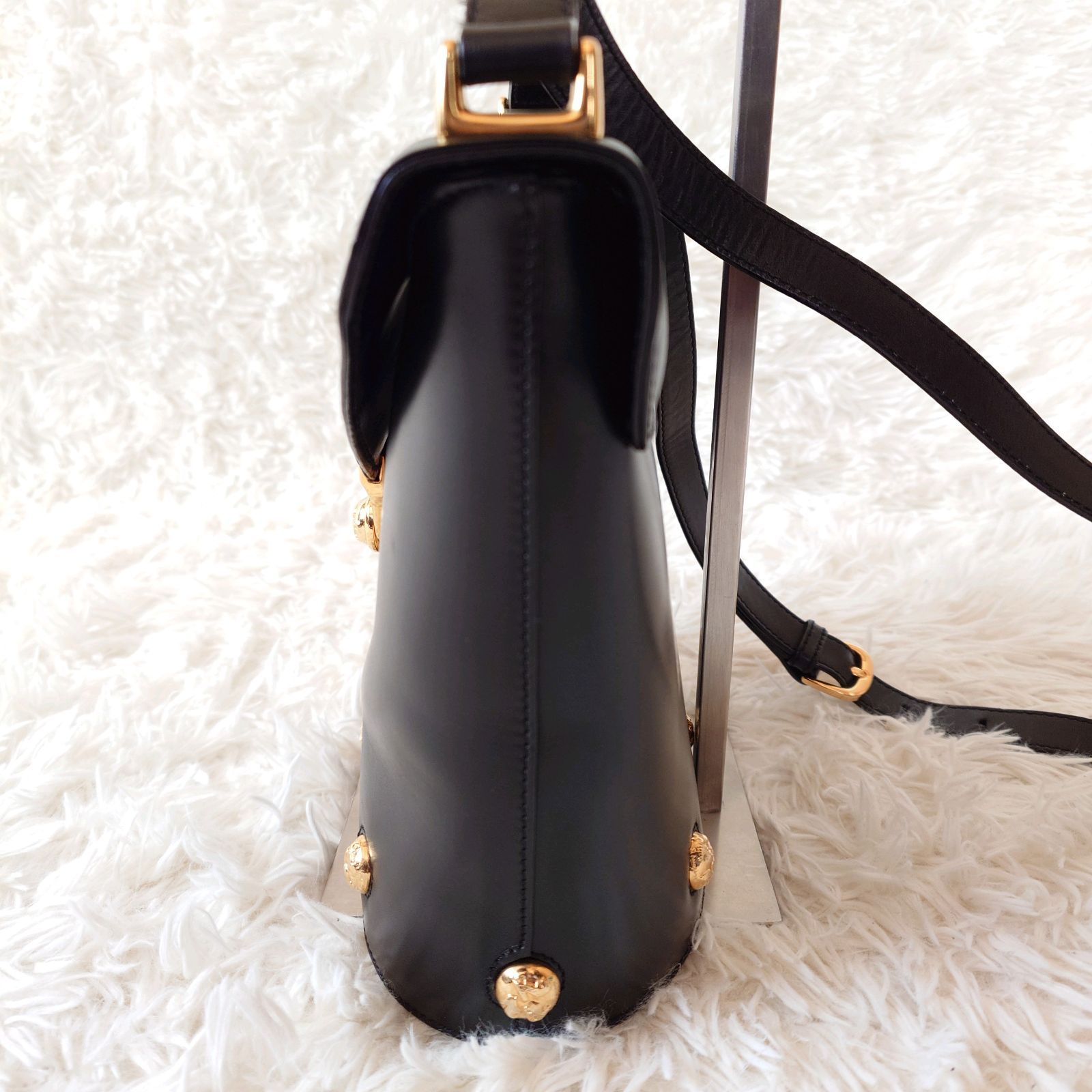 希少　サルヴァトーレ フェラガモ　Salvatore Ferragamo　レザー　本革　ショルダーバッグ　ゴールド　金具　ブラック　黒　ヴィンテージ　 スムースレザー　バケツ