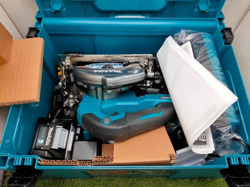 マキタ Makita 40 Vmax 125ミリ充電式マルノコ 青 2 5 Ah バッテリ2本 充電器 ケース付 ♥