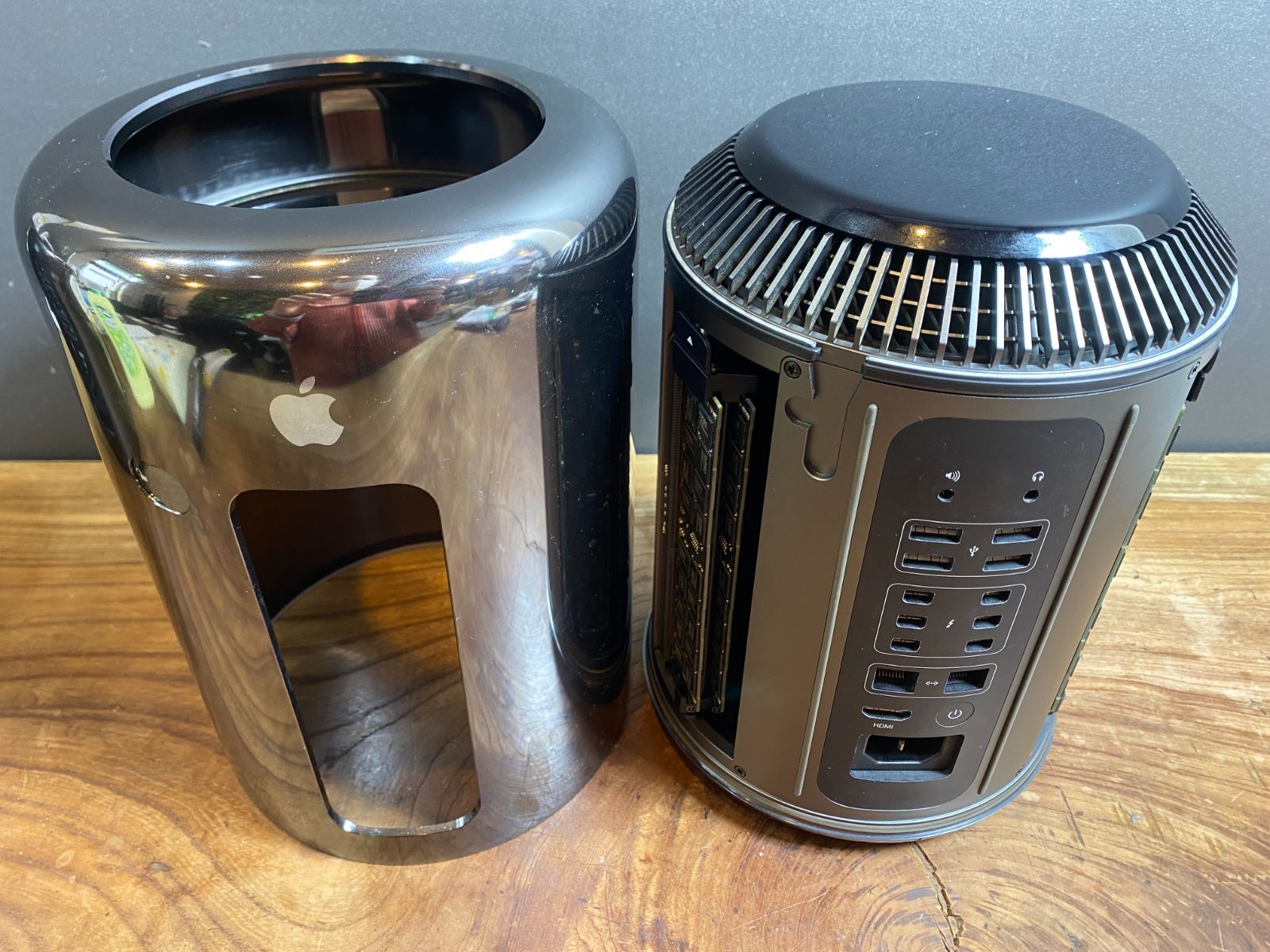 美品］Apple Mac Pro（Late 2013）/ Xeon E5 / メモリ64GB / SSD 1TB