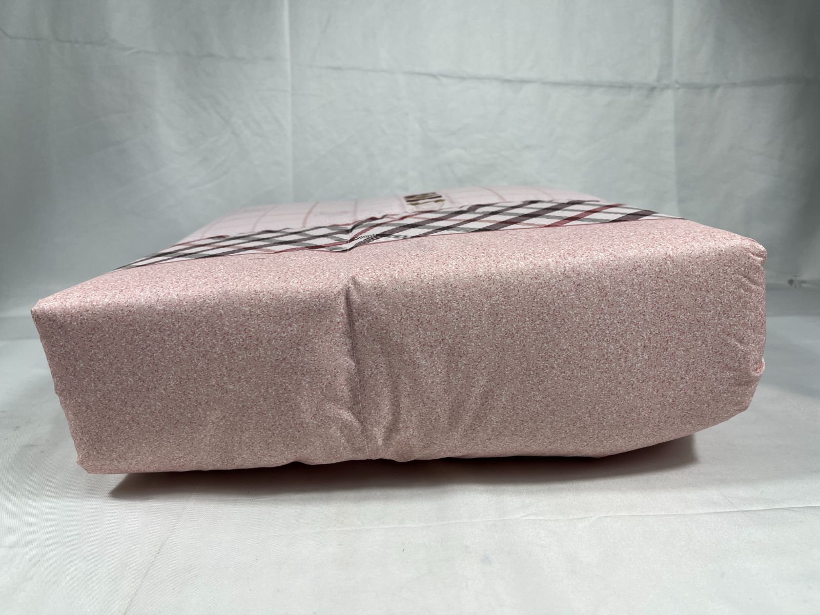 DAKS ダックス　ウォッシャブル羽毛ひざ掛け　ピンク DAKS ダックス ウォッシャブル羽毛ひざ掛け ダックス DAKS 羽毛肌布団