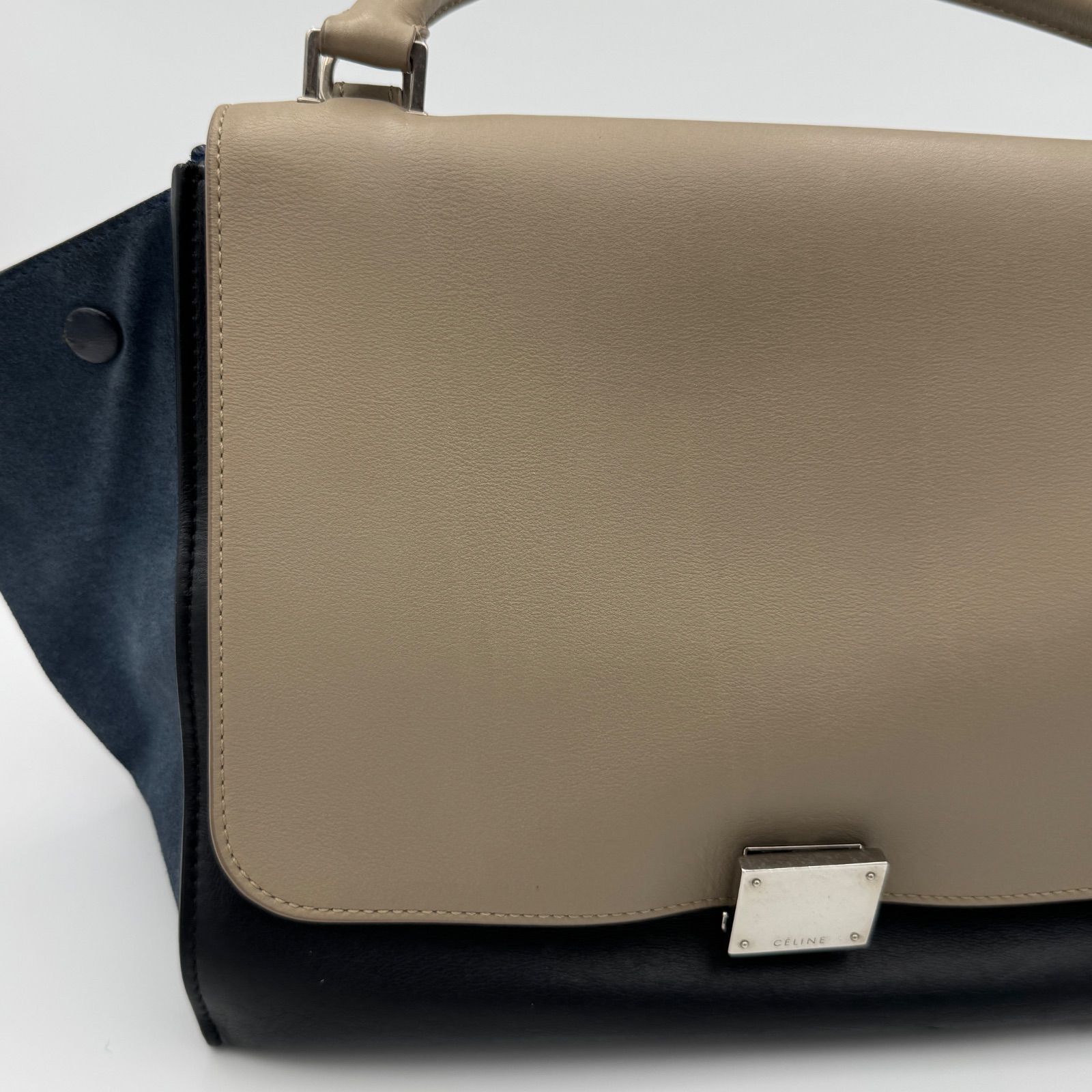 セリーヌ　トラペーズ　ハンドバッグ　ショルダー ゴールド金具　スエード　レザー CELINE セリーヌ トラペーズ ショルダーバッグ スウェード レッド