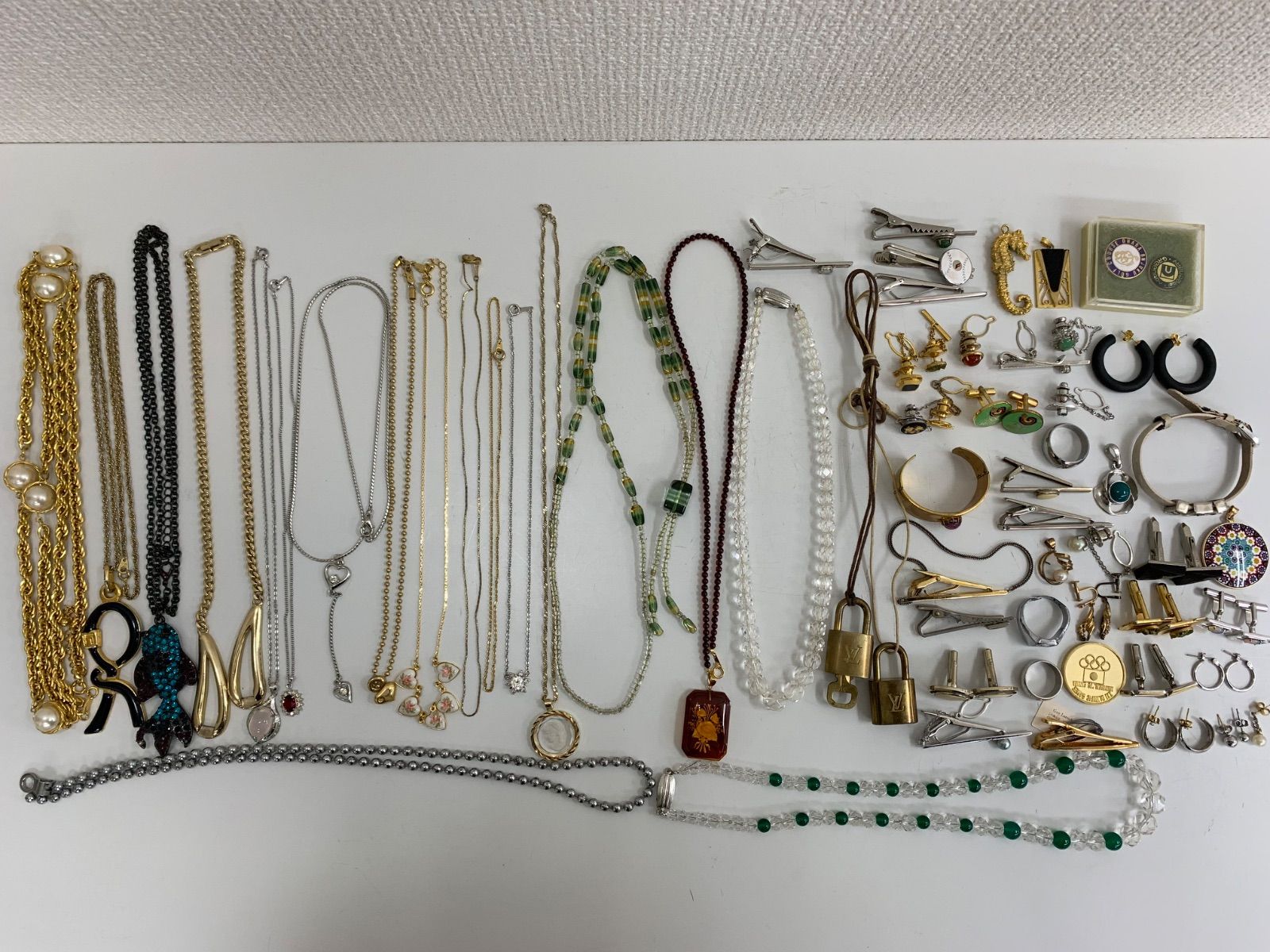 小売 アクセサリー まとめ C50⑤