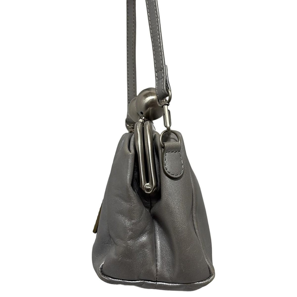 kawa-kawa(カワカワ) ショルダーバッグ - シルバー がま口/ミニバッグ